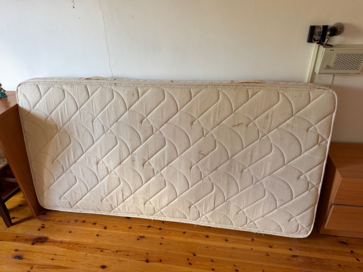 GALER&Iacute;A | Suciedad, basura y deterioro: as&iacute; ha quedado el Monasterio de Belorado tras el desahuc