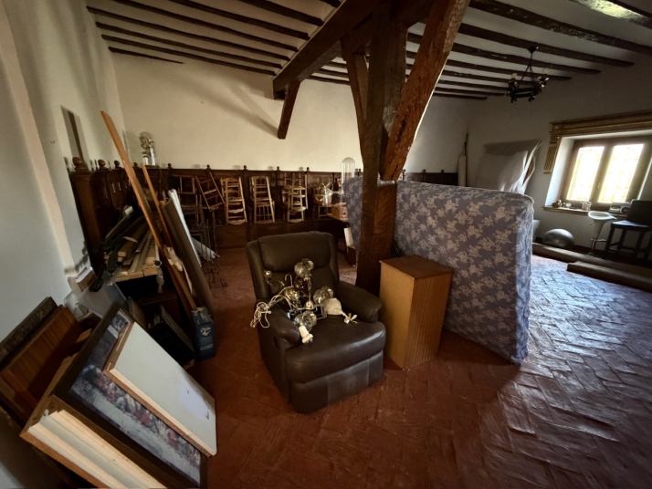 GALER&Iacute;A | Suciedad, basura y deterioro: as&iacute; ha quedado el Monasterio de Belorado tras el desahuc