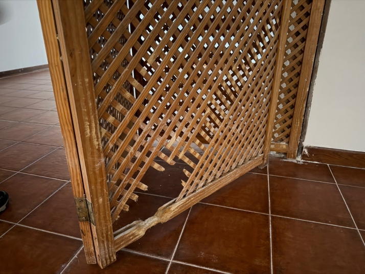 GALER&Iacute;A | Suciedad, basura y deterioro: as&iacute; ha quedado el Monasterio de Belorado tras el desahuc