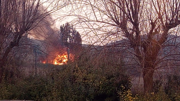 Se incendia una parcela en Burgos cercana al HUBU y a una gasolinera, pero no causa heridos