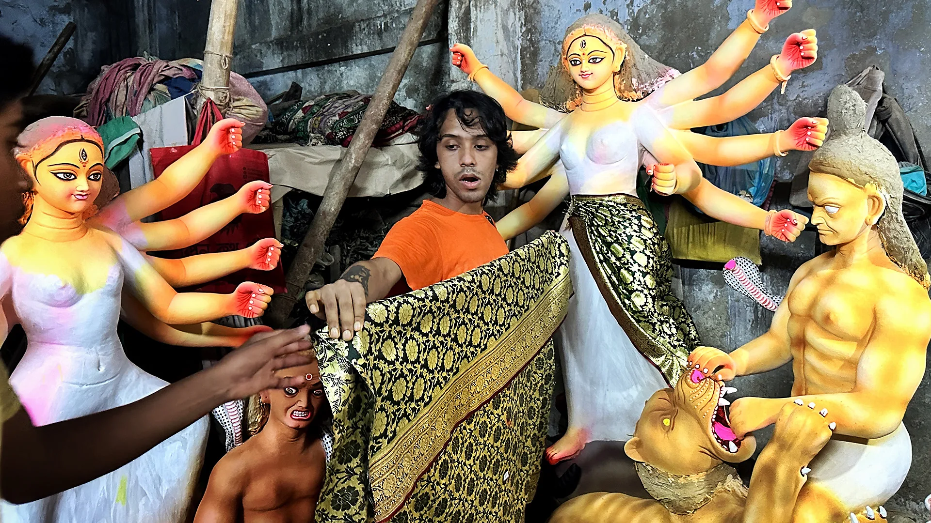 শাঁখারীবাজারের সরু গলি