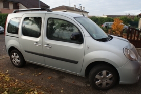 Adapted car rental: Renault Kangoo