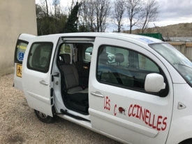 Voiture adaptée à louer : Renault TECH Kangoo