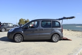 Voiture adaptée à louer : Peugeot Partner
