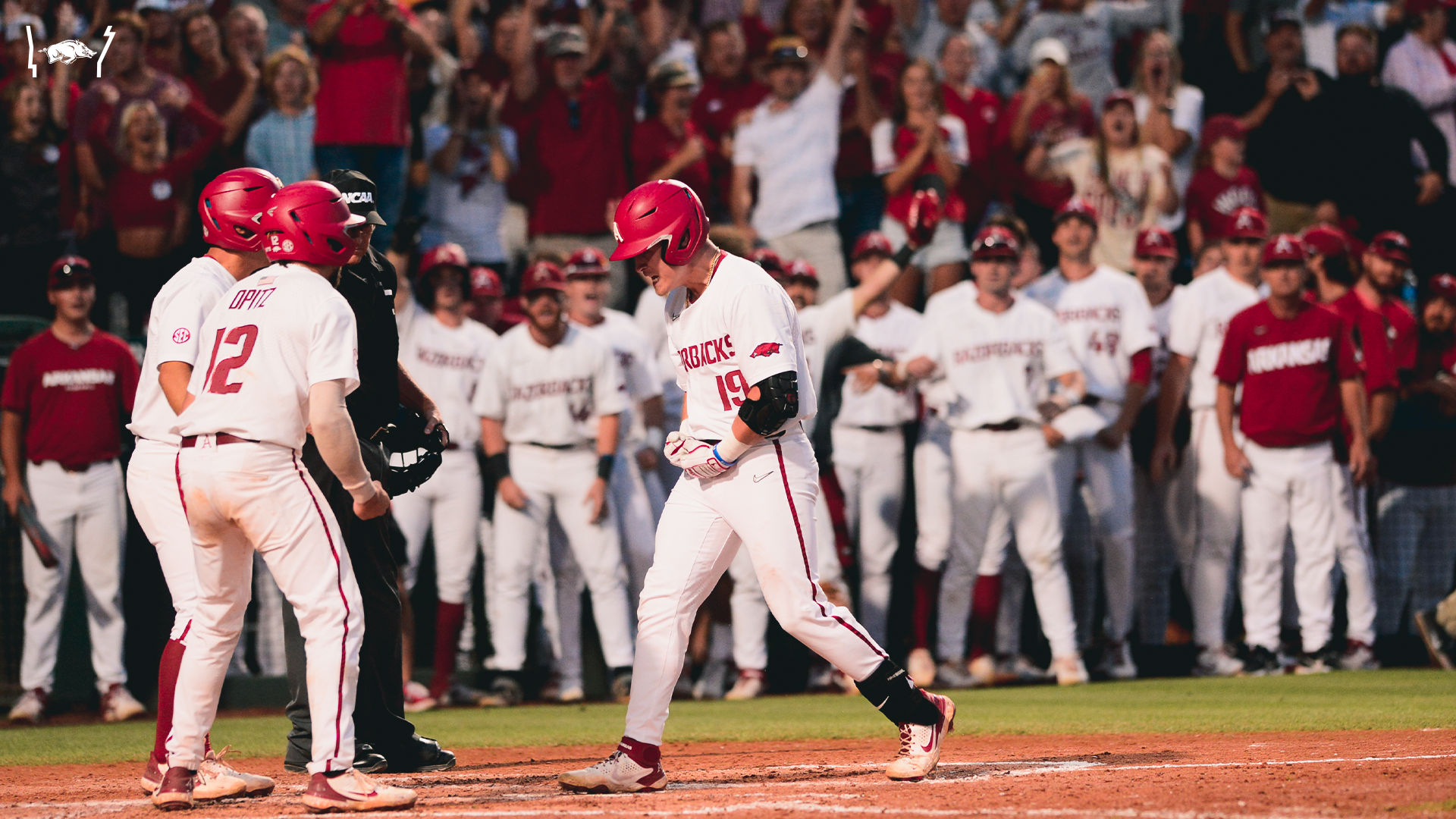 Arkansas Razorbacks' Kevin Kopps completes sweep of national awards with  43rd Golden Spikes Award