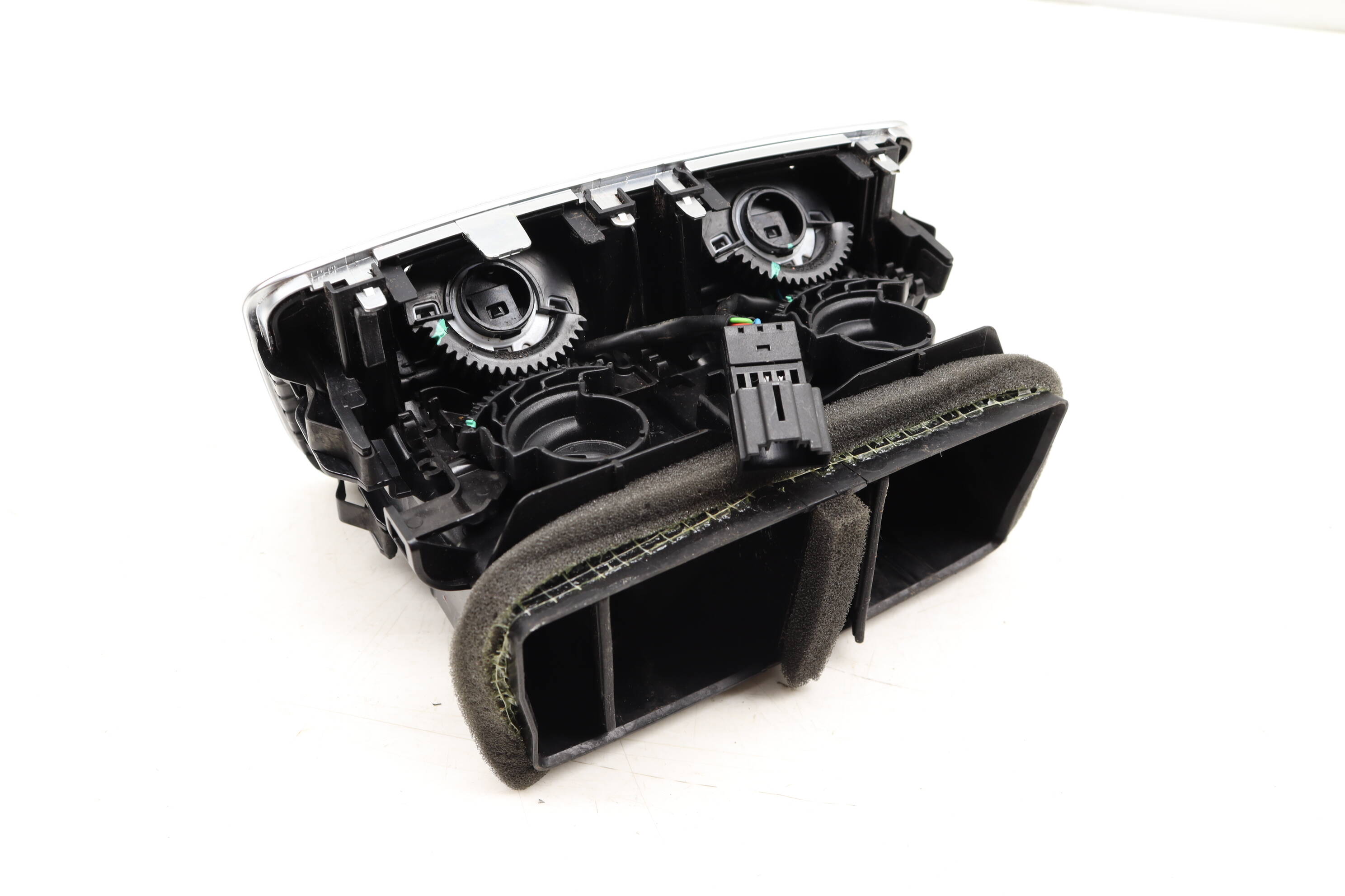 CENTER CONSOLE AIR VENT