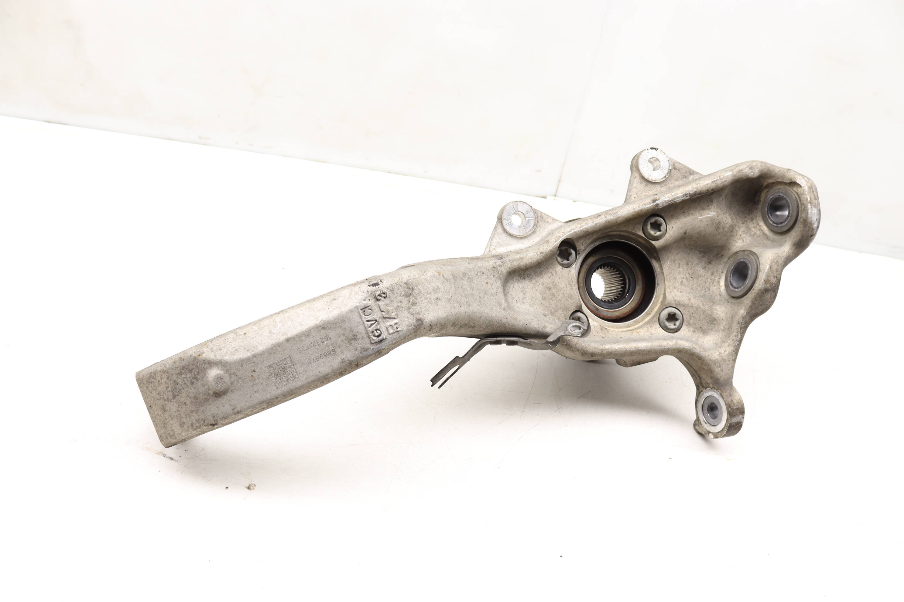 SPINDLE KNUCKLE w/ WHEEL BEARING