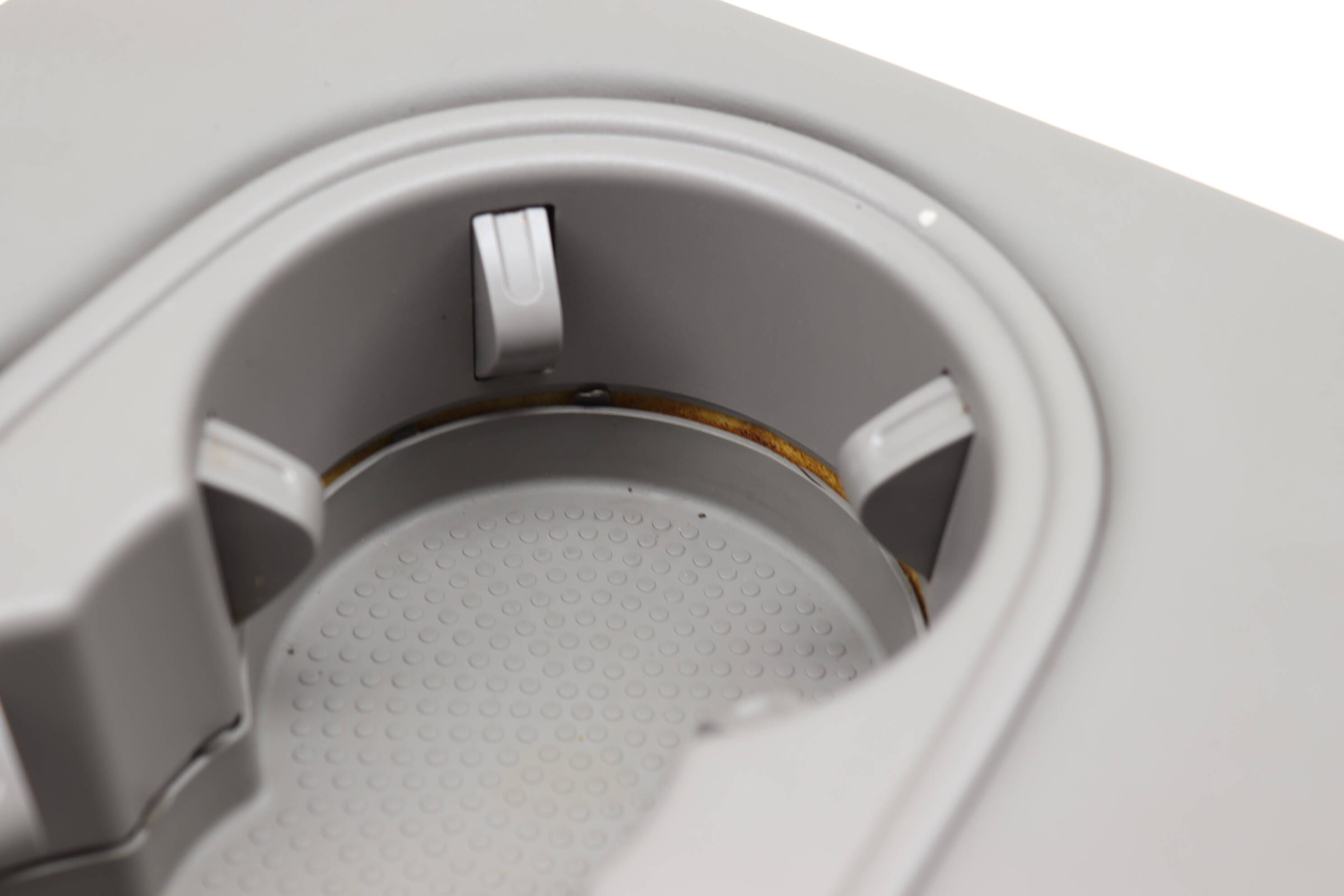 SEAT CENTER ARMREST / CUP HOLDER