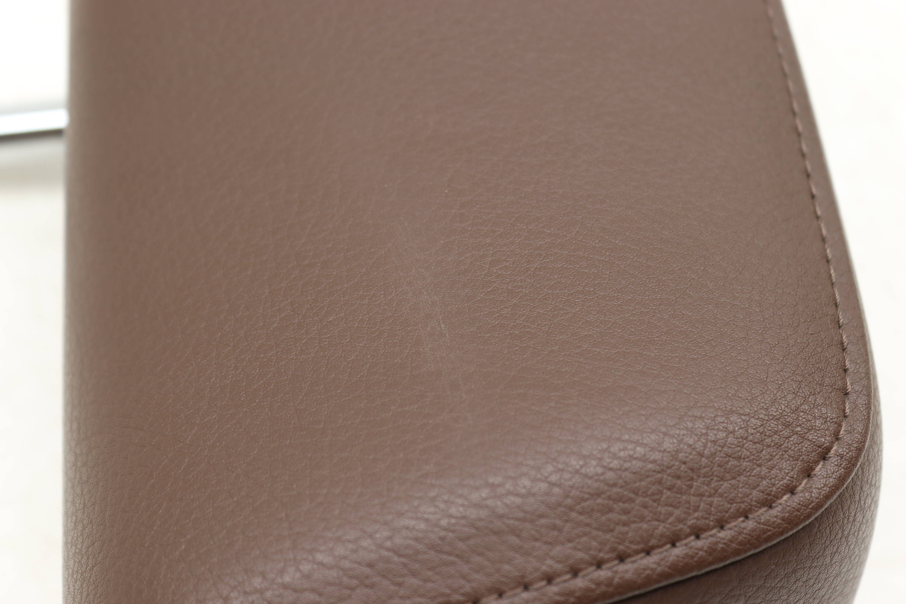 HEADREST / HEAD REST