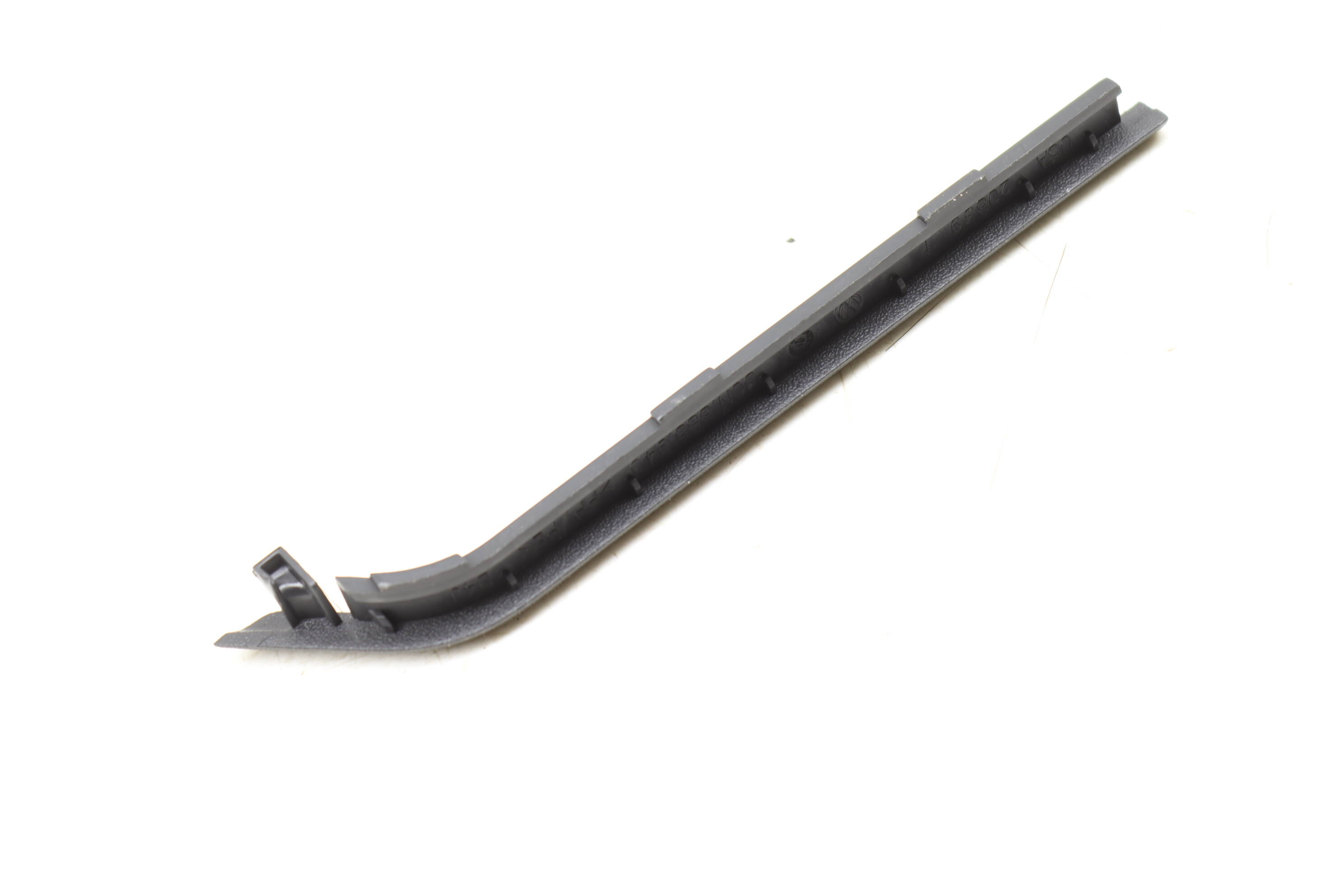 2ND ROW SEAT TRIM (LEFT SIDE)