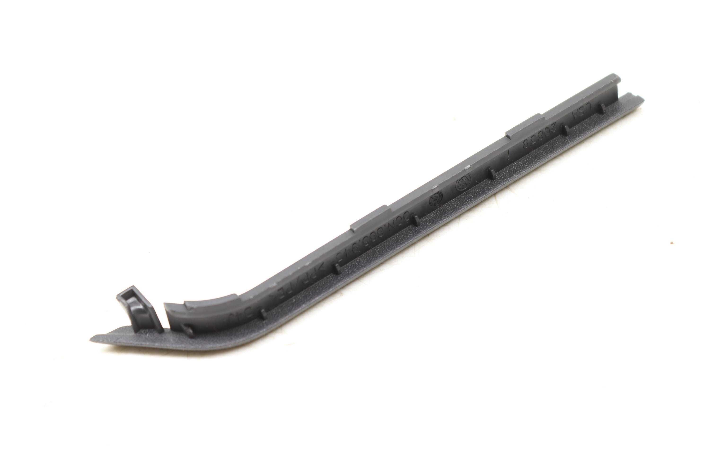 2ND ROW SEAT TRIM (LEFT SIDE)