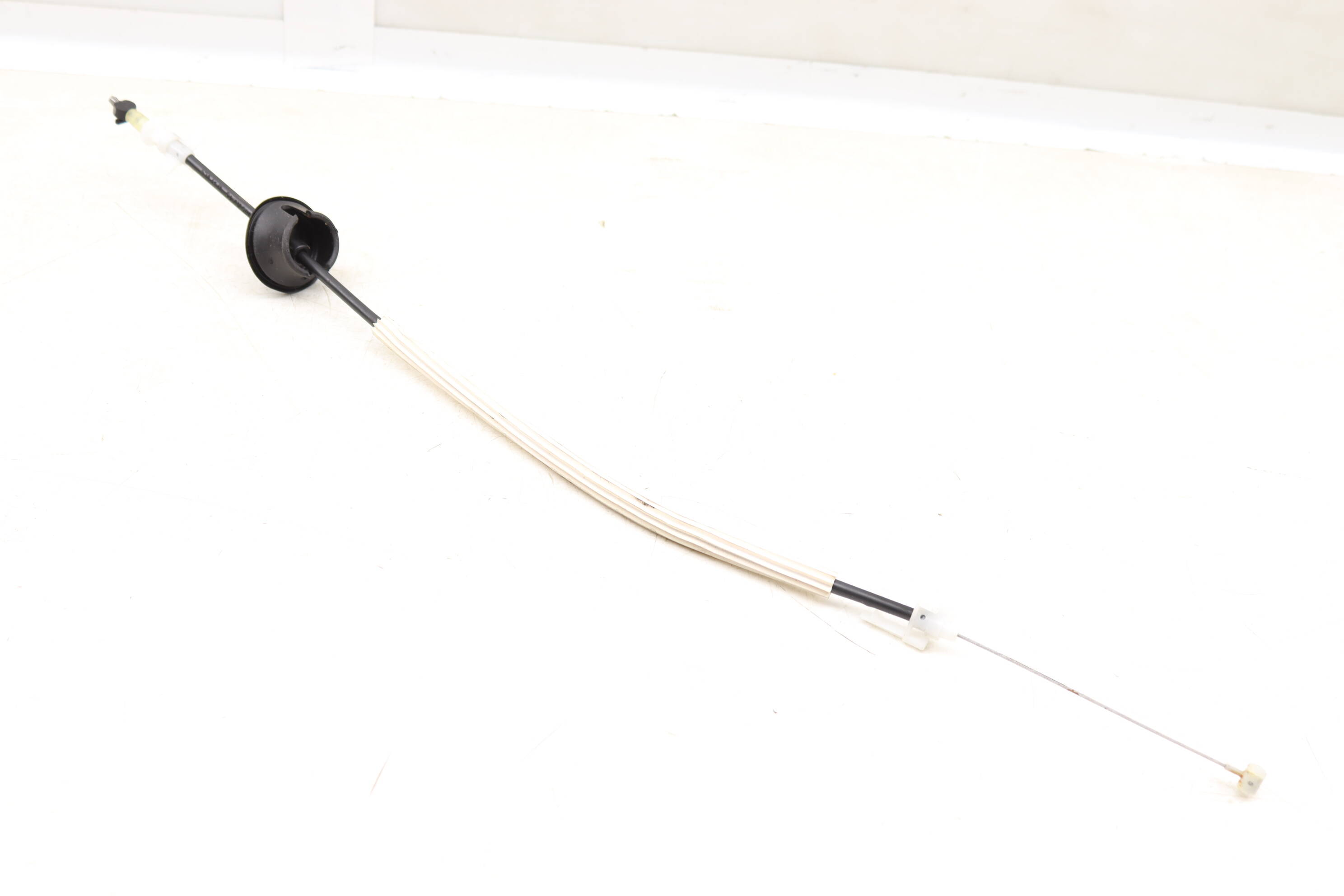 DOOR HANDLE RELEASE / BOWDEN CABLE