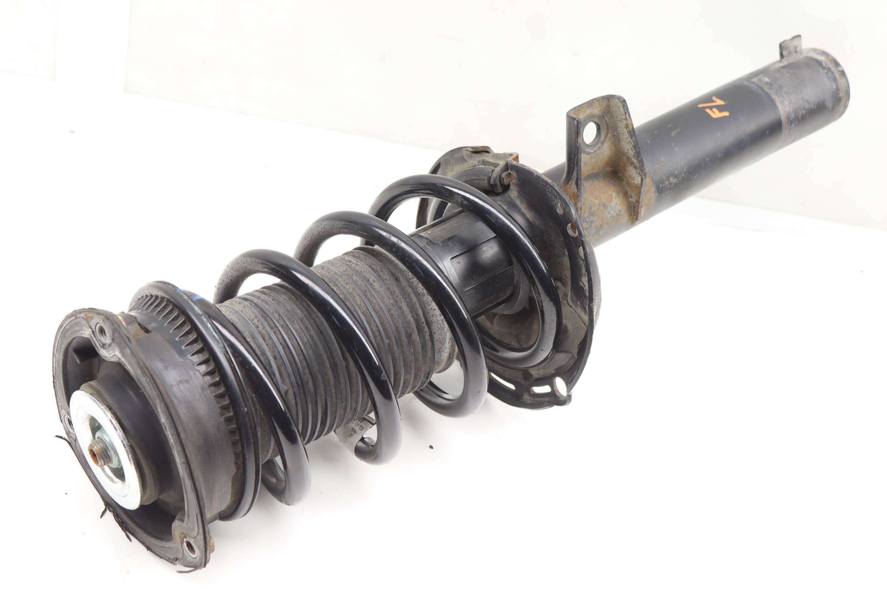 STRUT / SHOCK ABSORBER ASSEMBLY