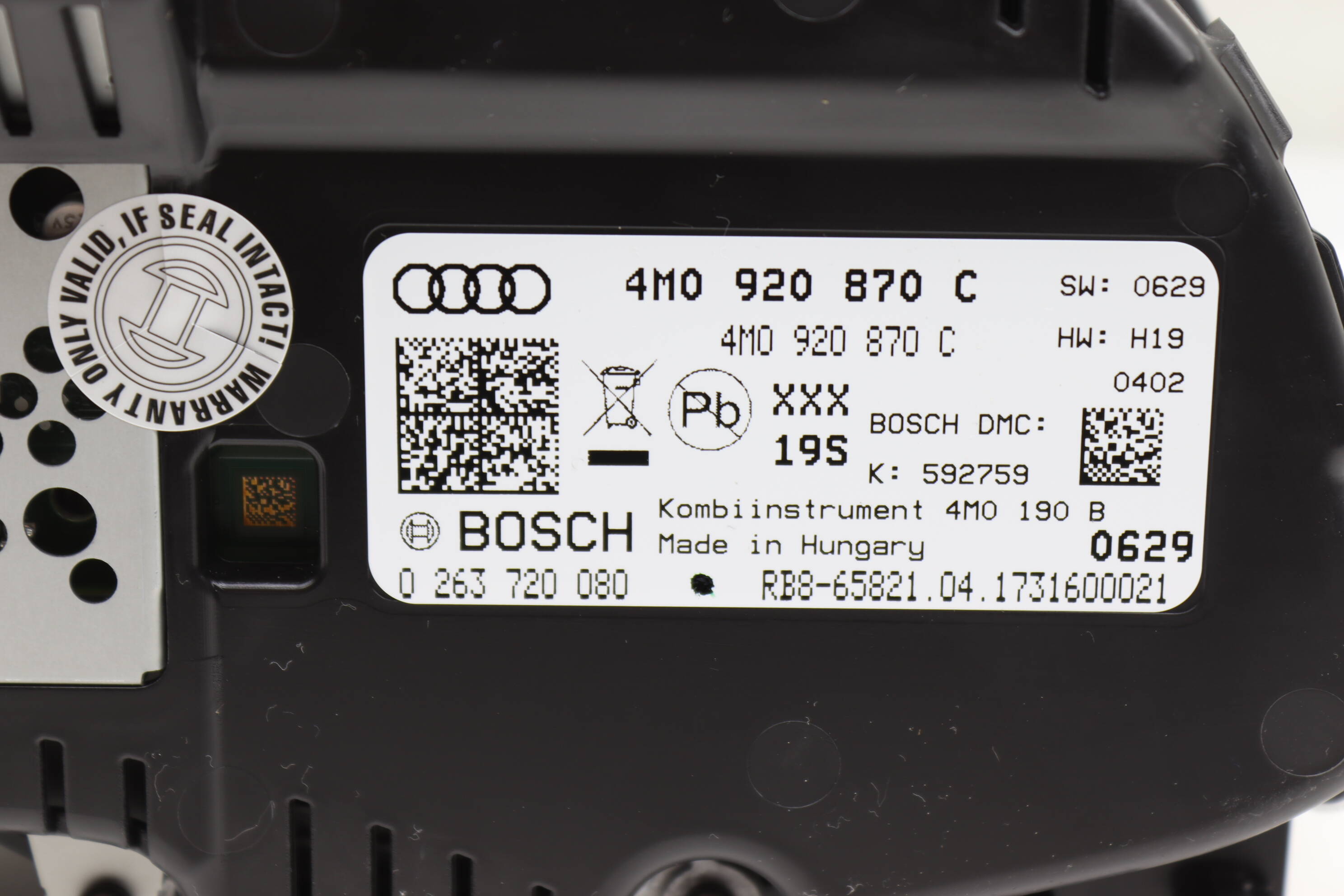 INSTRUMENT CLUSTER / SPEEDOMETER