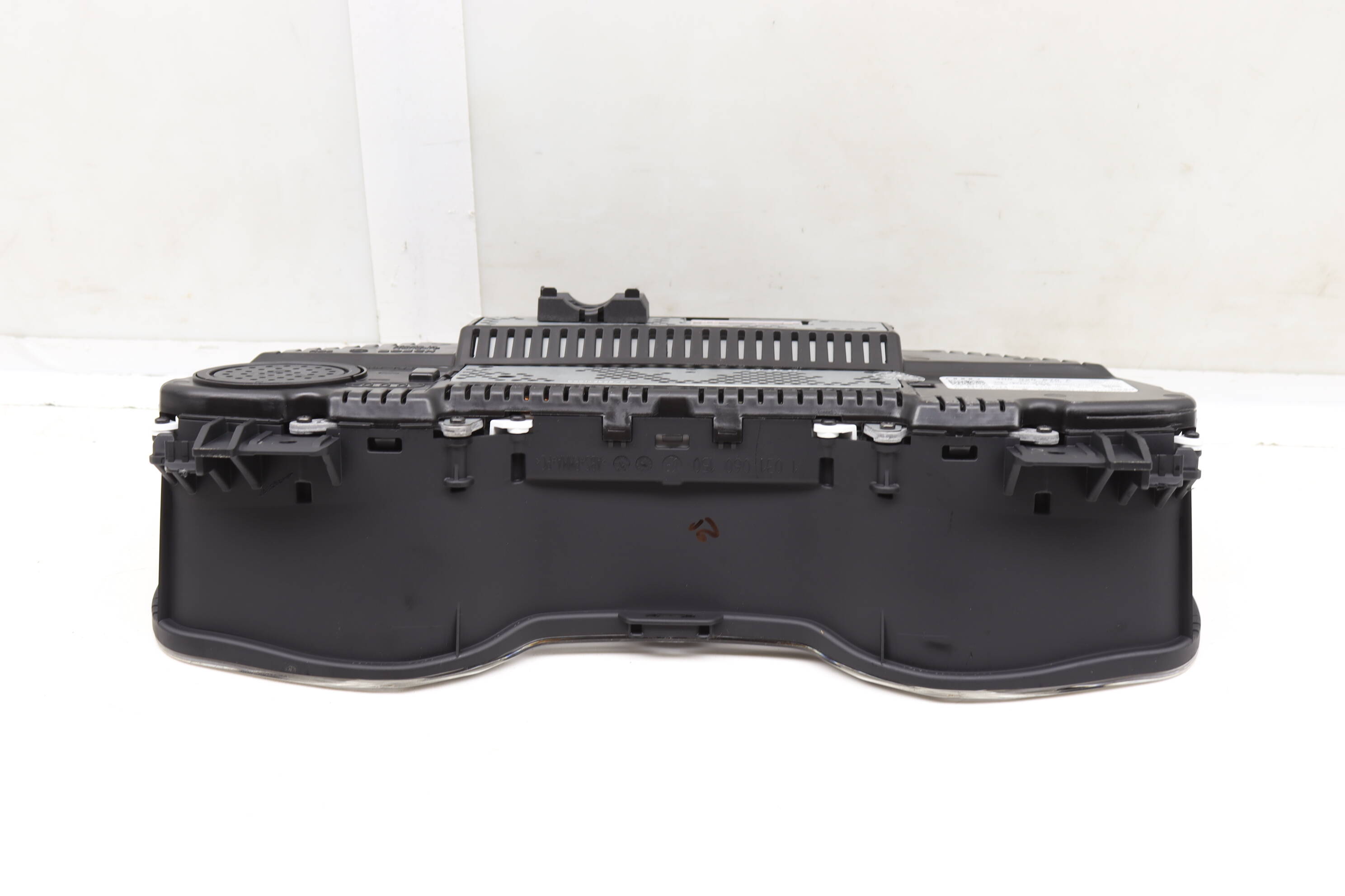 INSTRUMENT CLUSTER / SPEEDOMETER