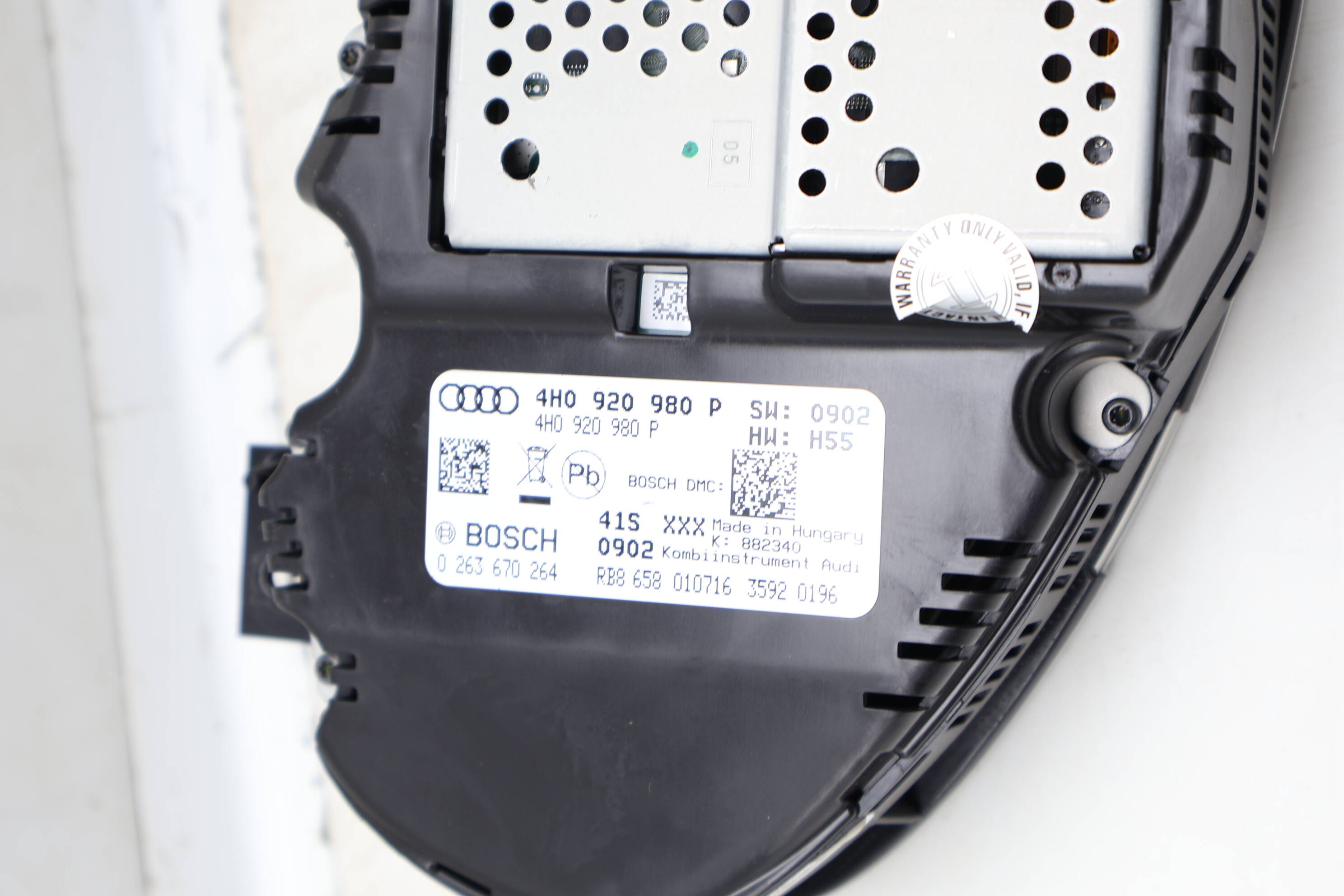 INSTRUMENT CLUSTER / SPEEDOMETER