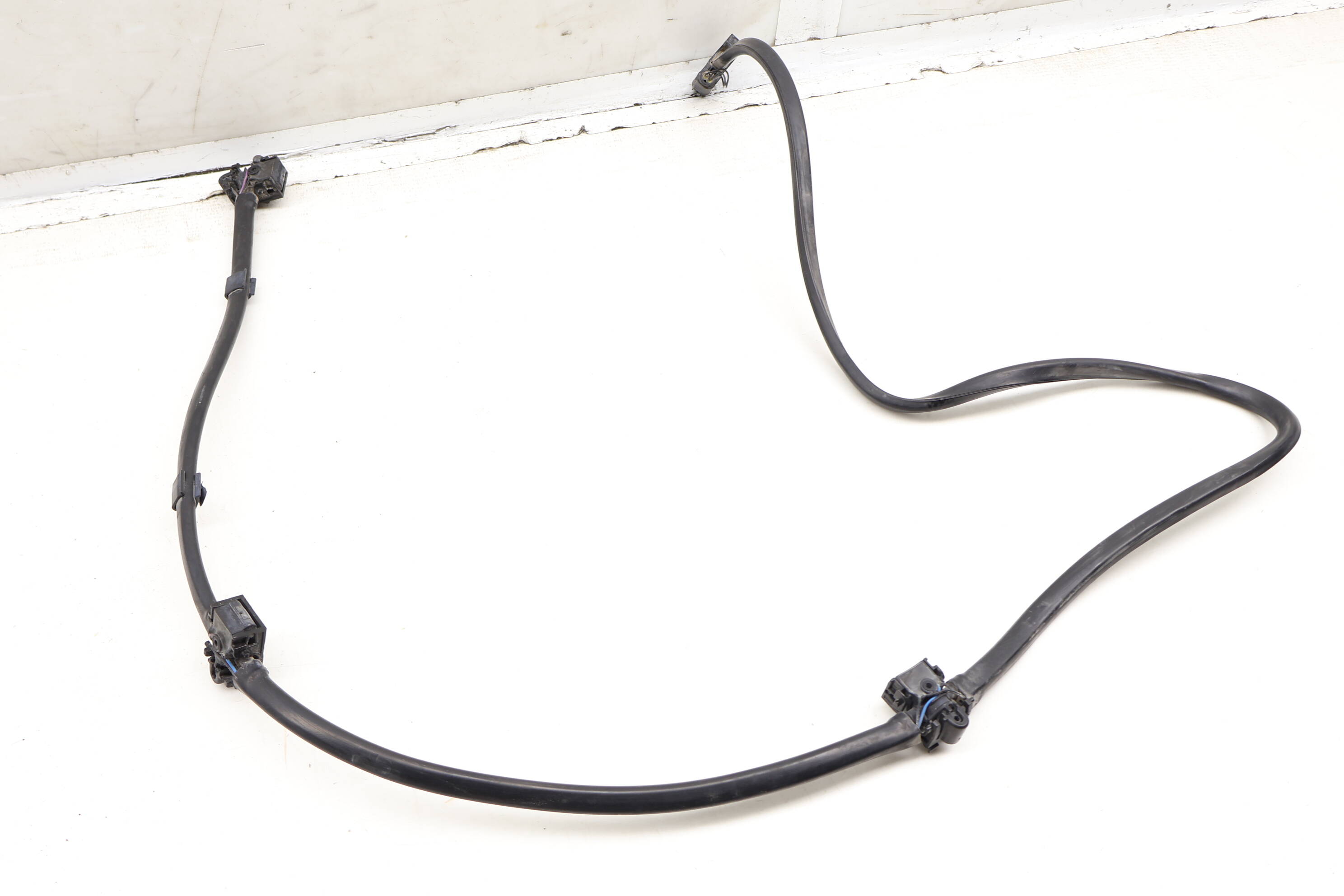 WINDSHIELD WASHER FLUID HOSE / LINE
