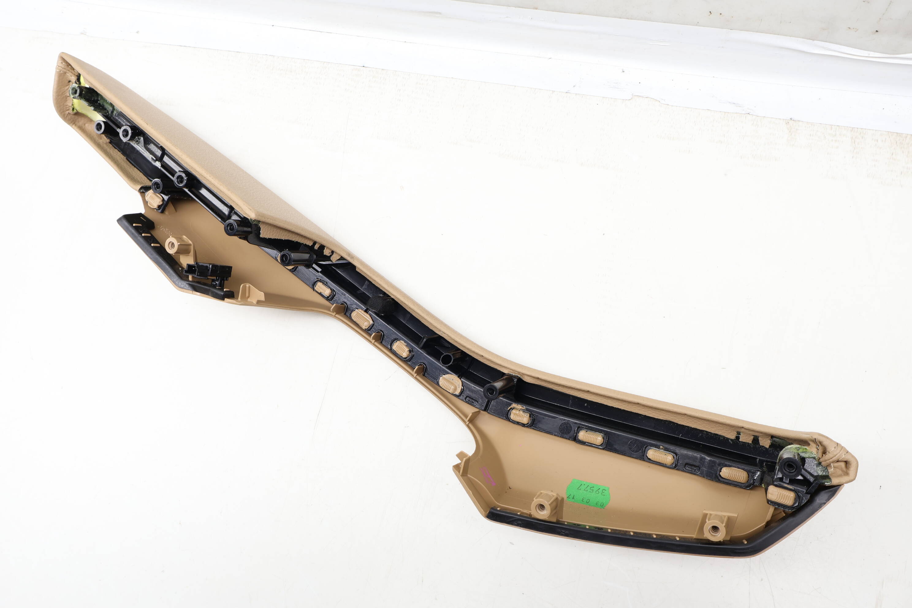 DOOR PANEL ARMREST / ARM REST