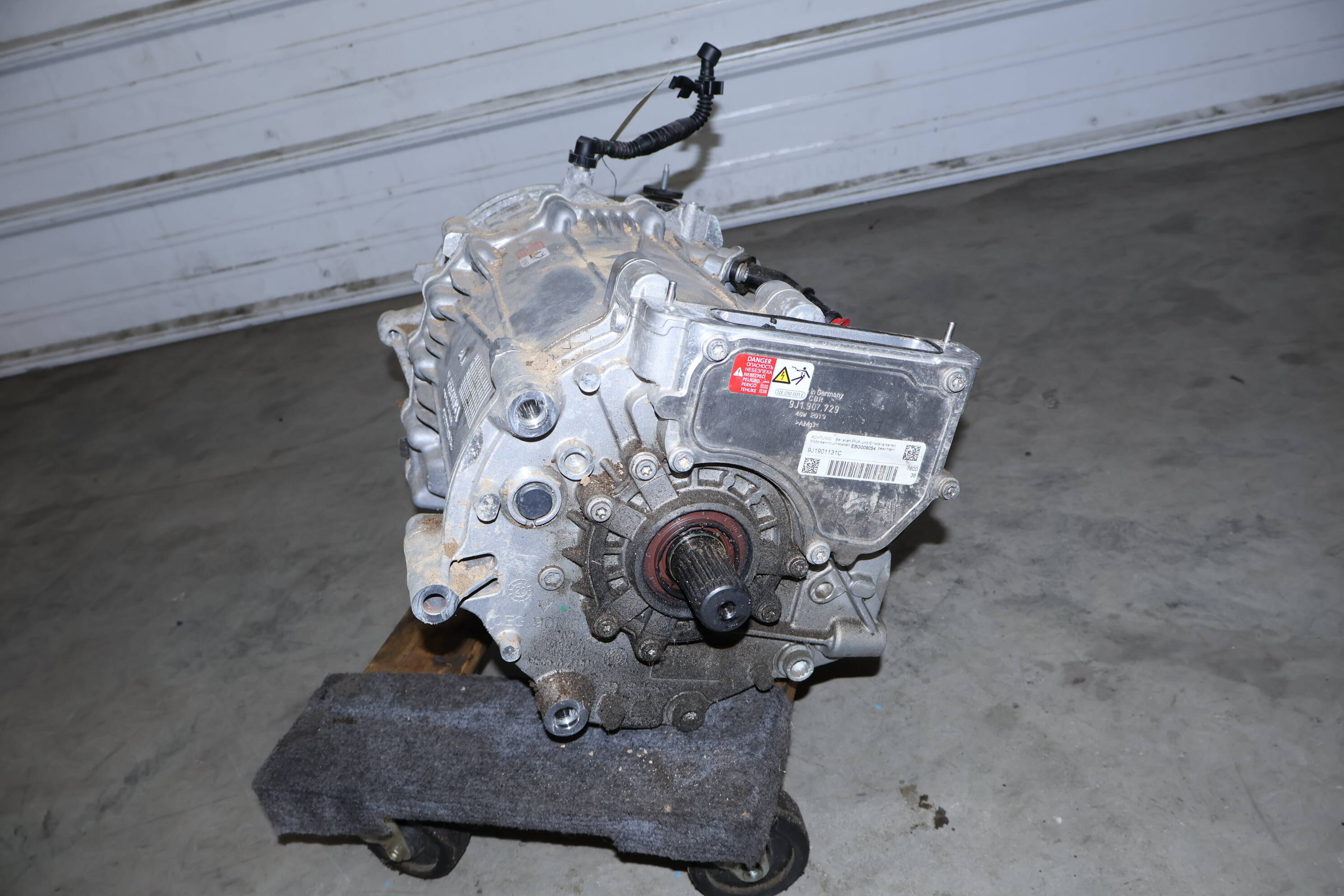 ELECTRIC DRIVE MOTOR / GENERATOR UNIT