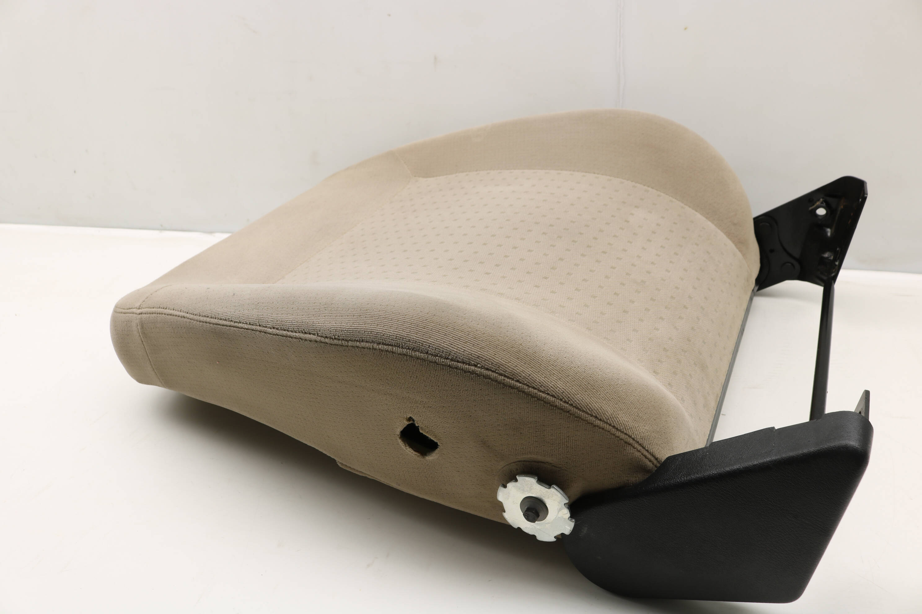 UPPER SEAT BACK / CUSHION ASSEMBLY