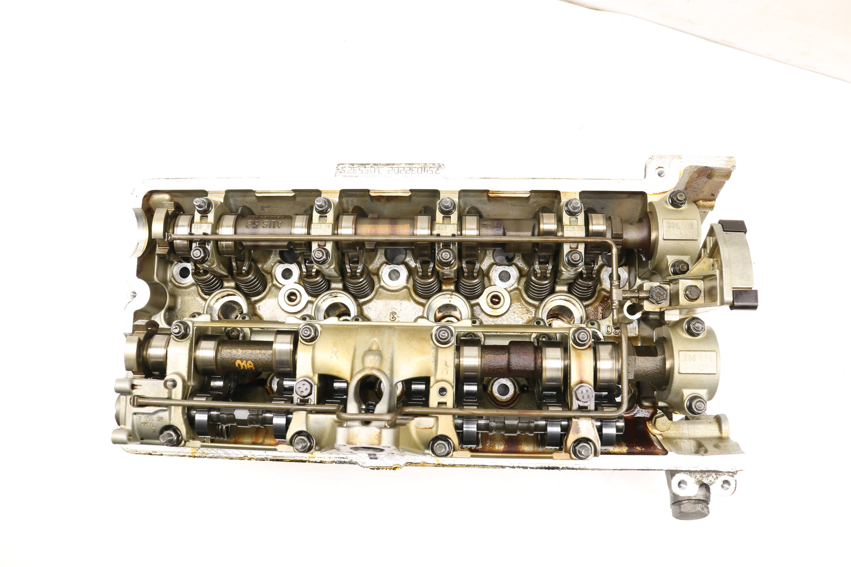 ENGINE CYLINDER HEAD