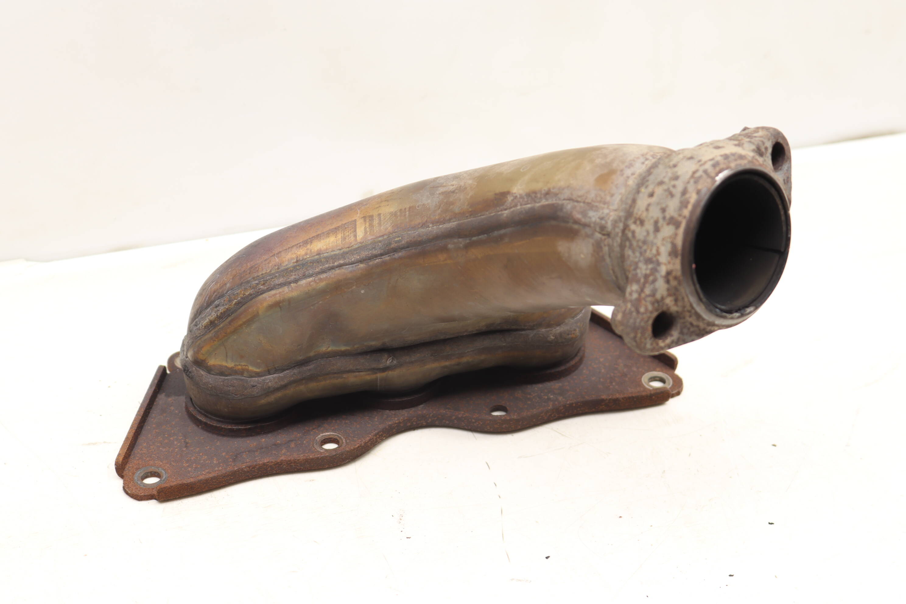 EXHAUST MANIFOLD