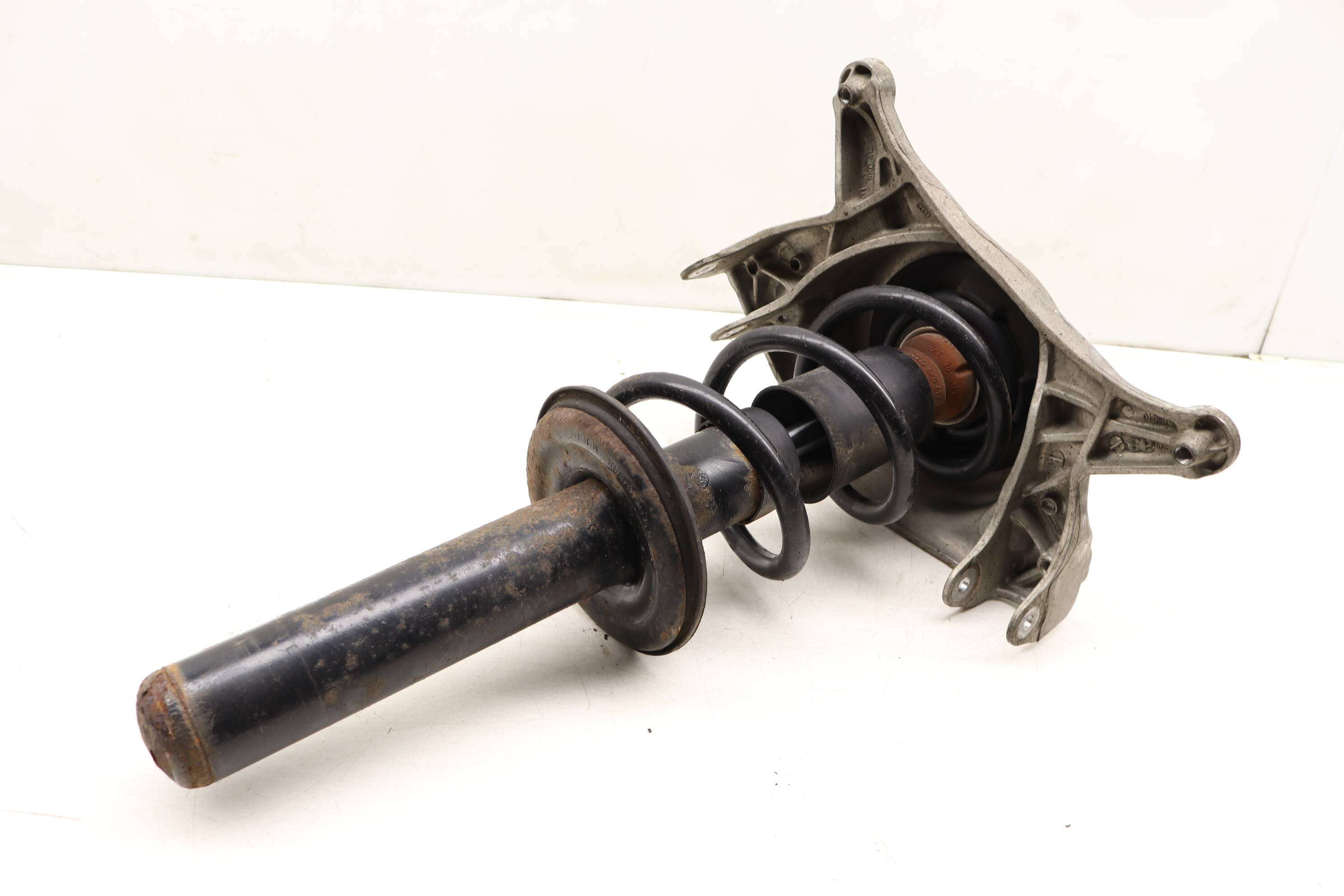 STRUT / SHOCK ABSORBER