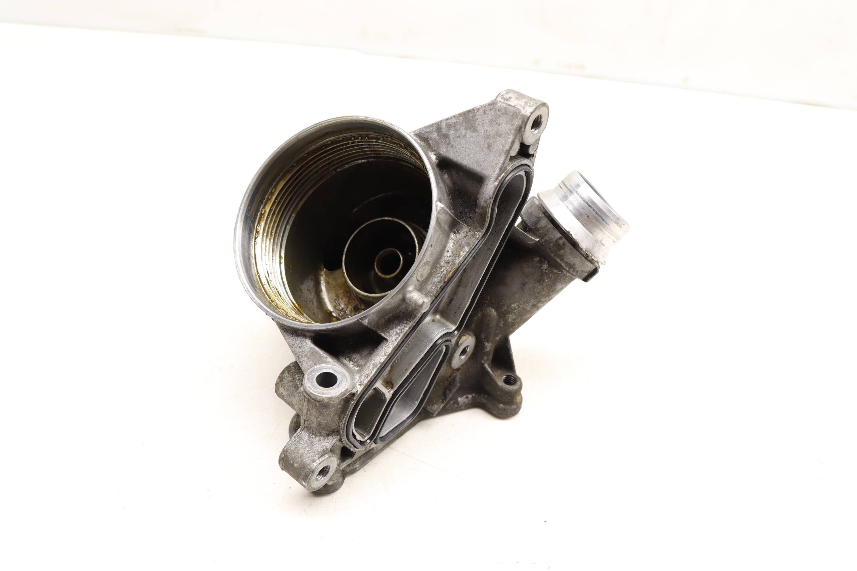 ENGINE OIL FILTER HOUSING