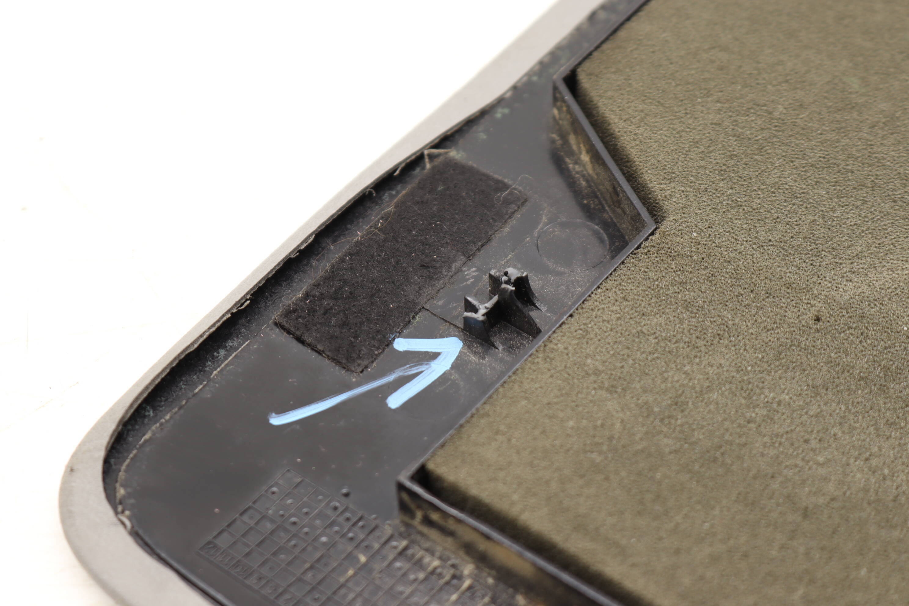 TRUNK INSPECTION COVER / PANEL