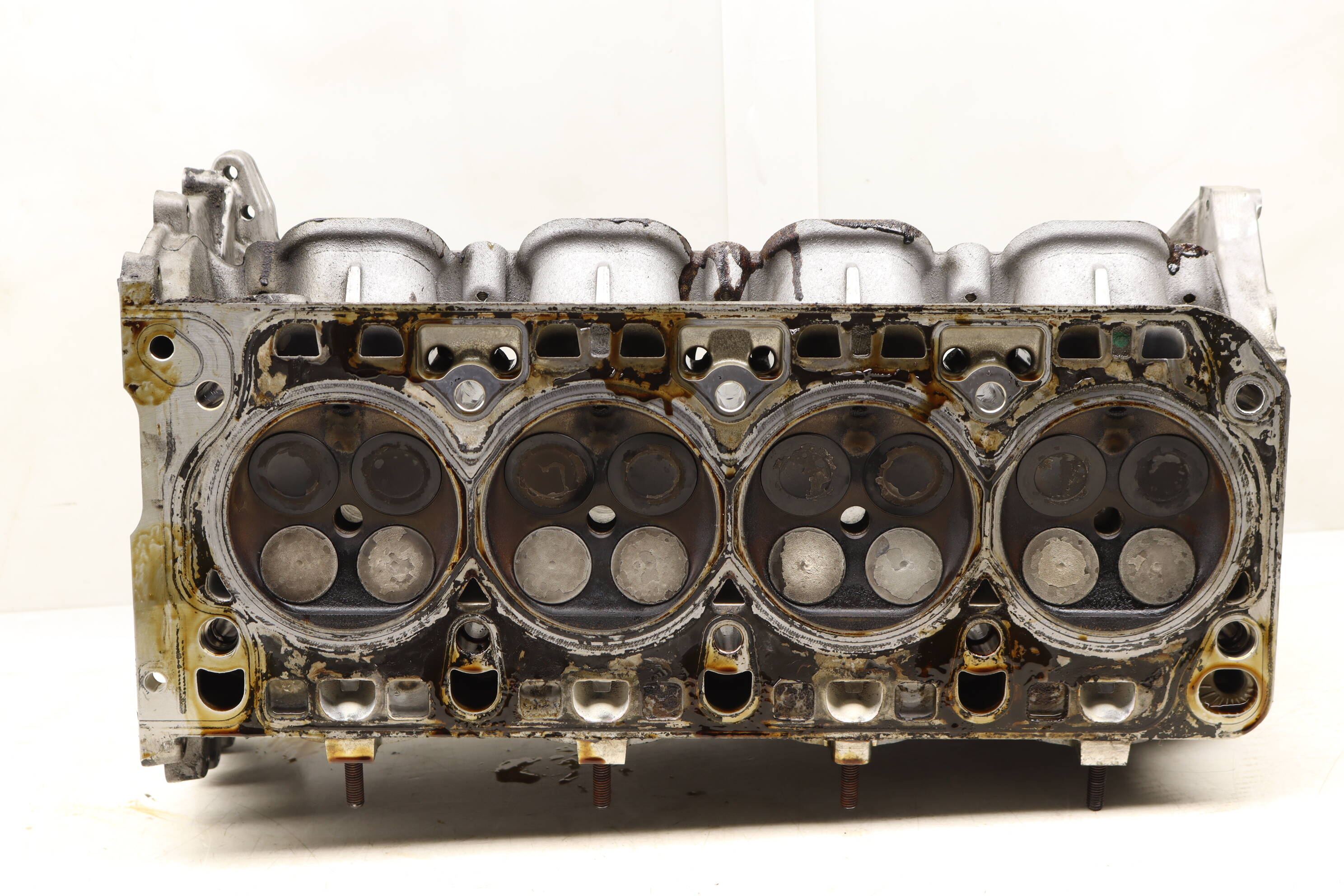 4.8L ENGINE CYLINDER HEAD