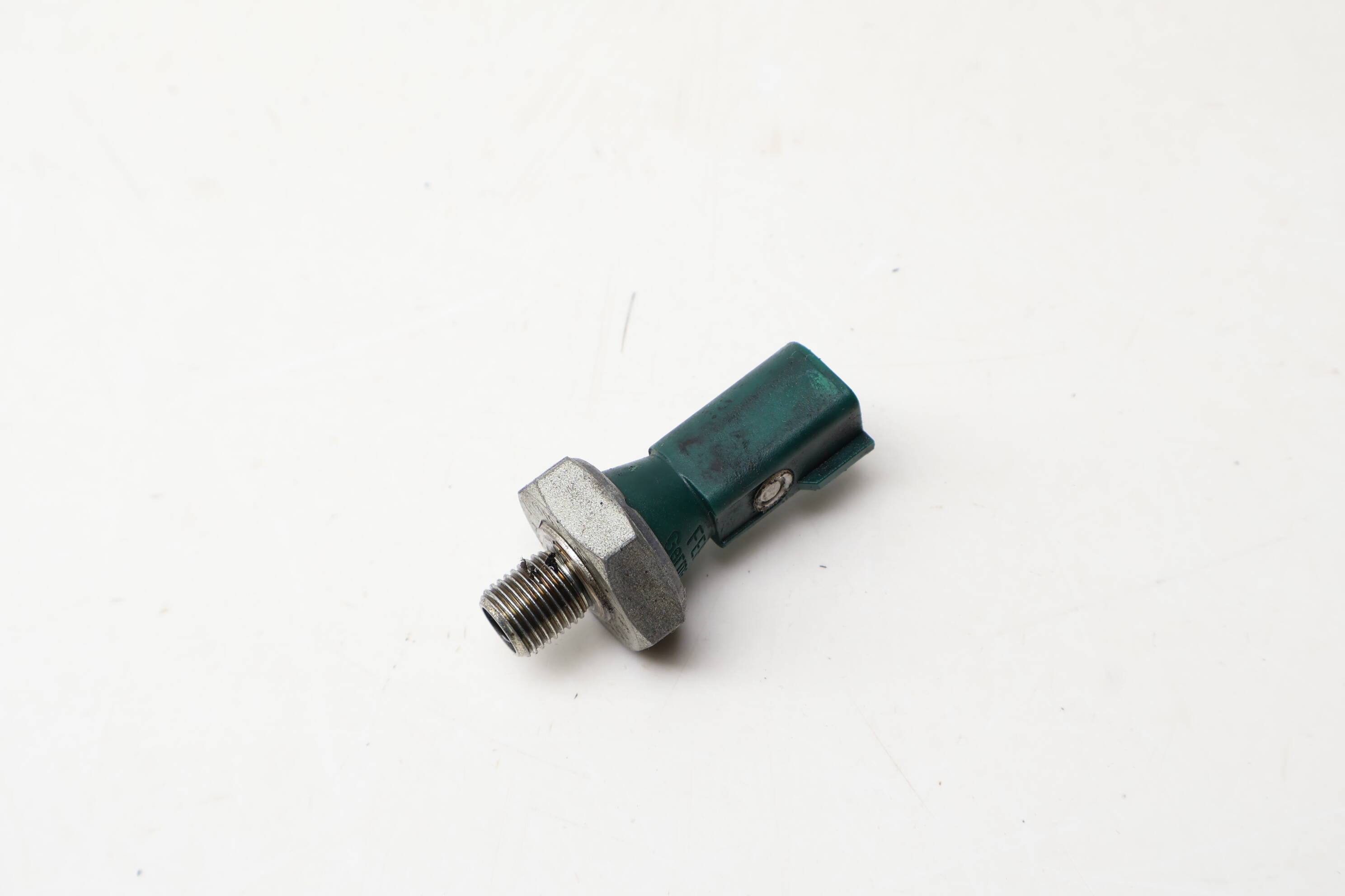 ENGINE OIL PRESSURE SWITCH / SENSOR