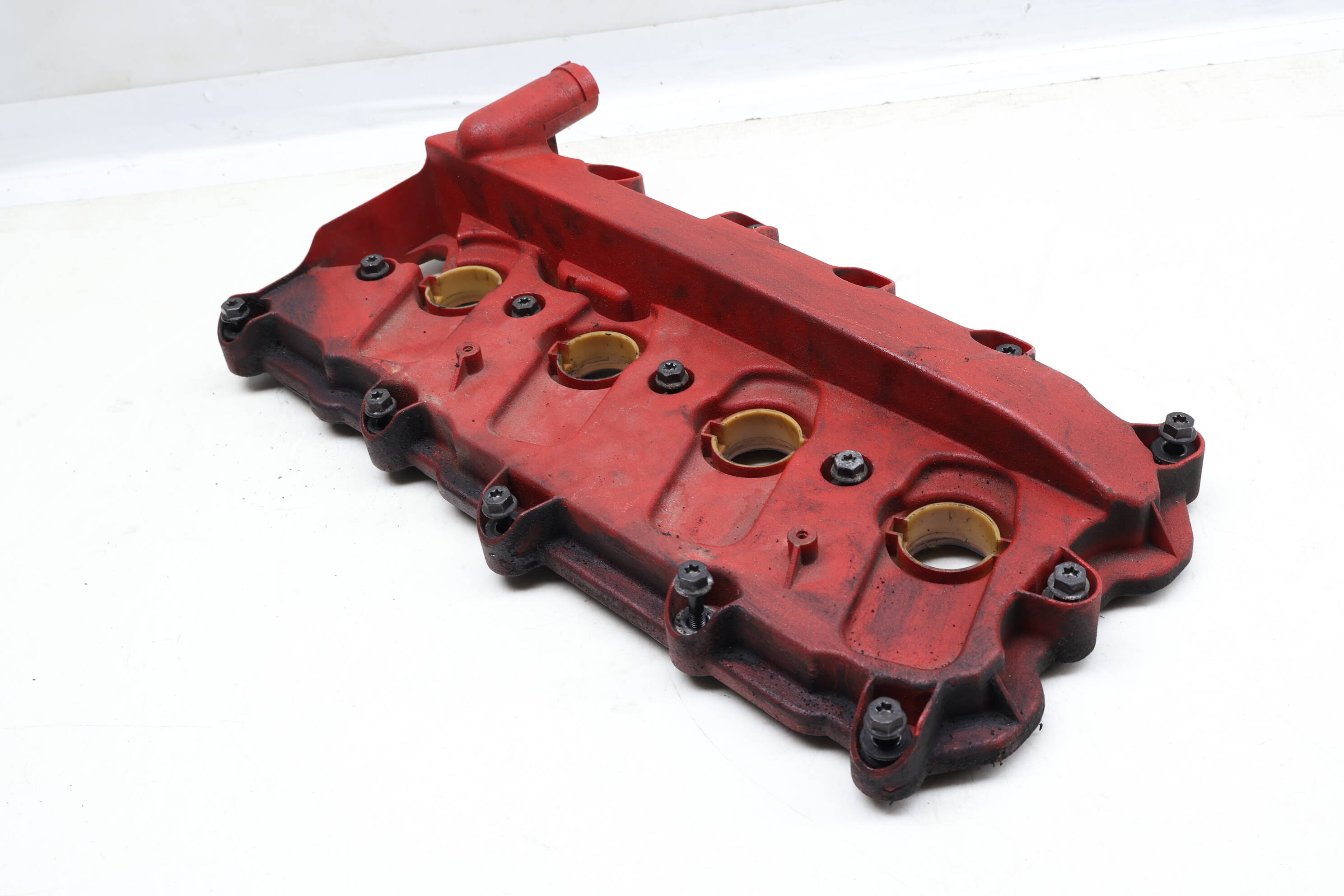 ENGINE VALVE / CYLINDER HEAD COVER