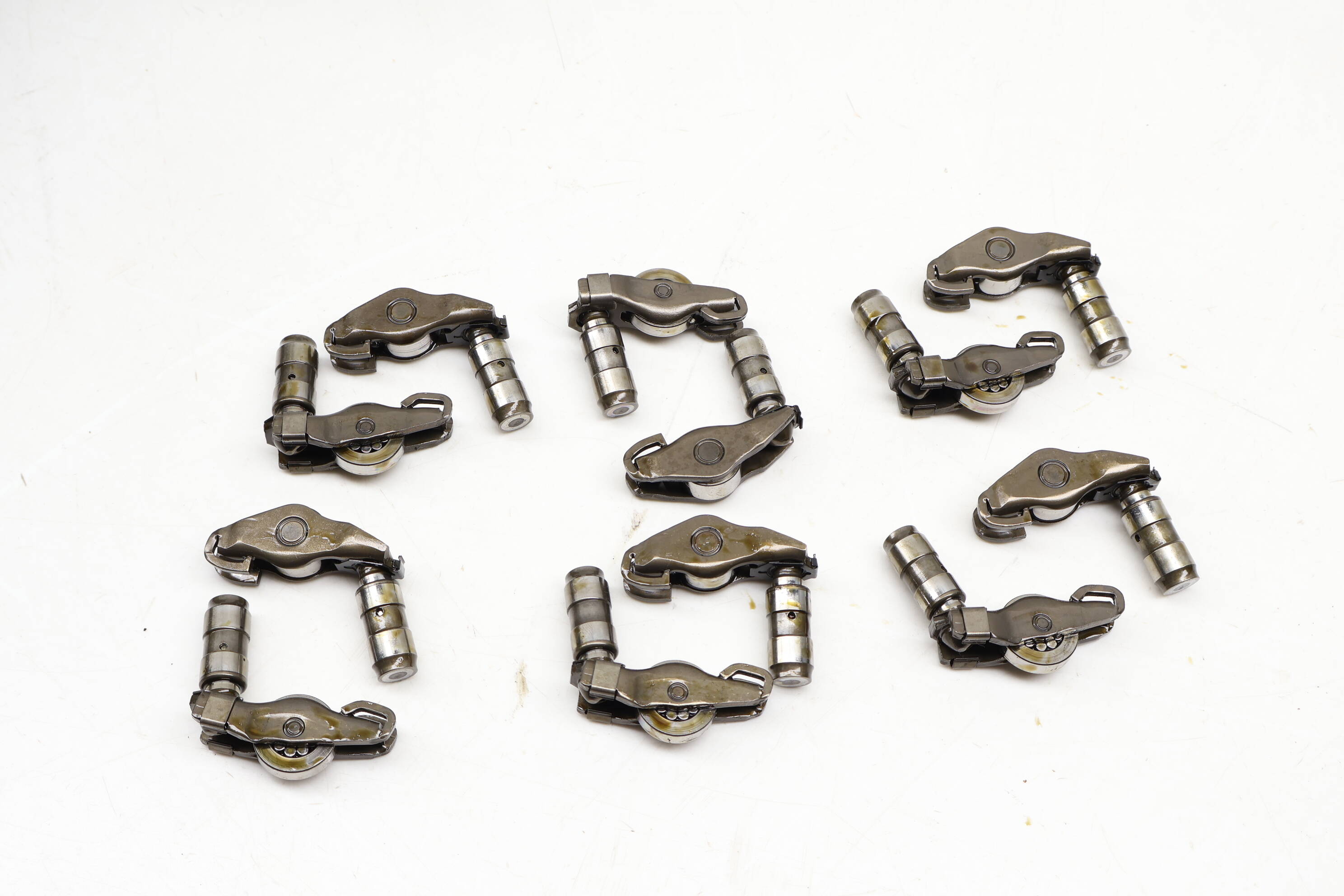 3.2L ENGINE CYLINDER HEAD