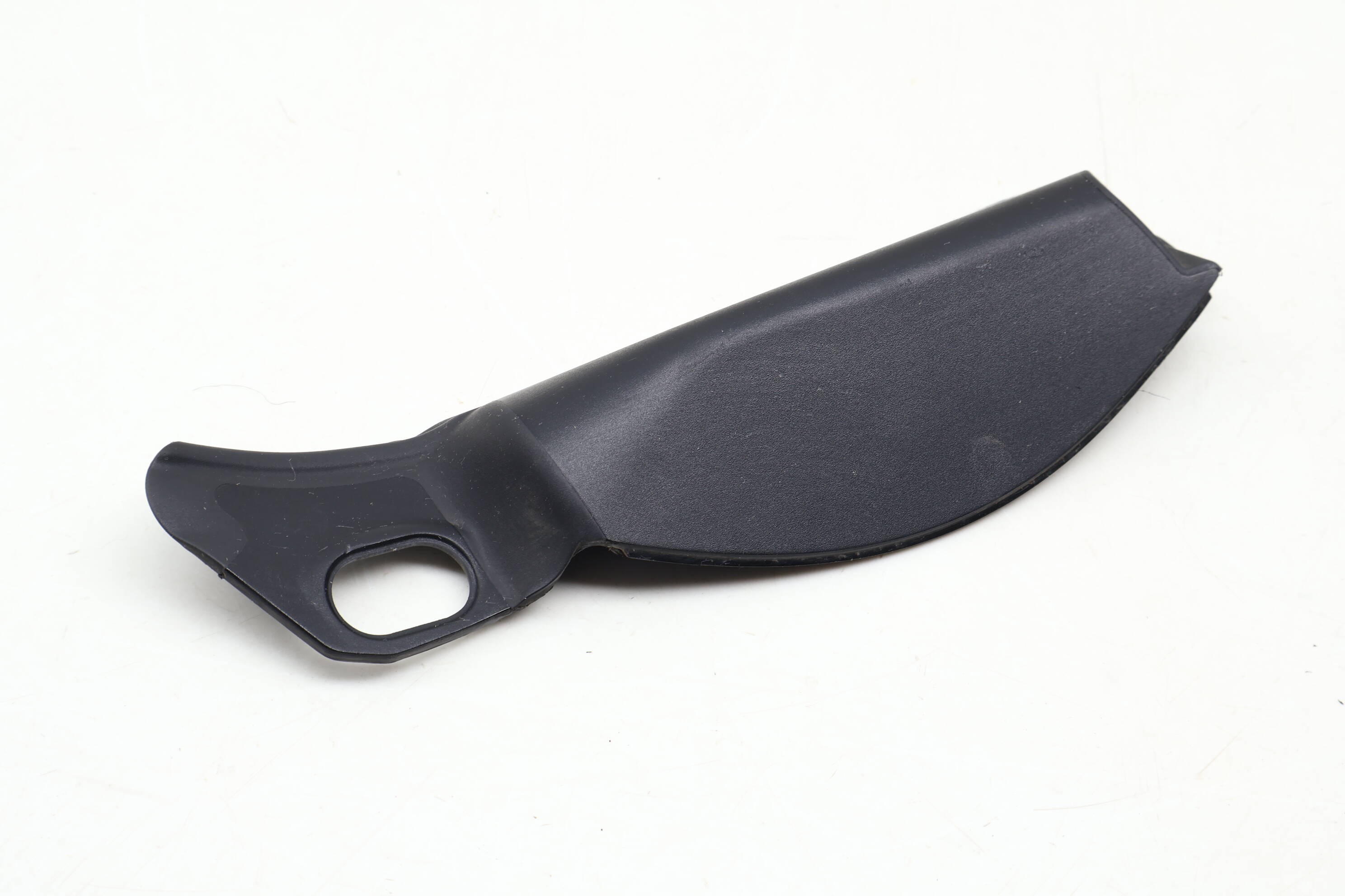 INNER TAIL LIGHT / LAMP TRIM