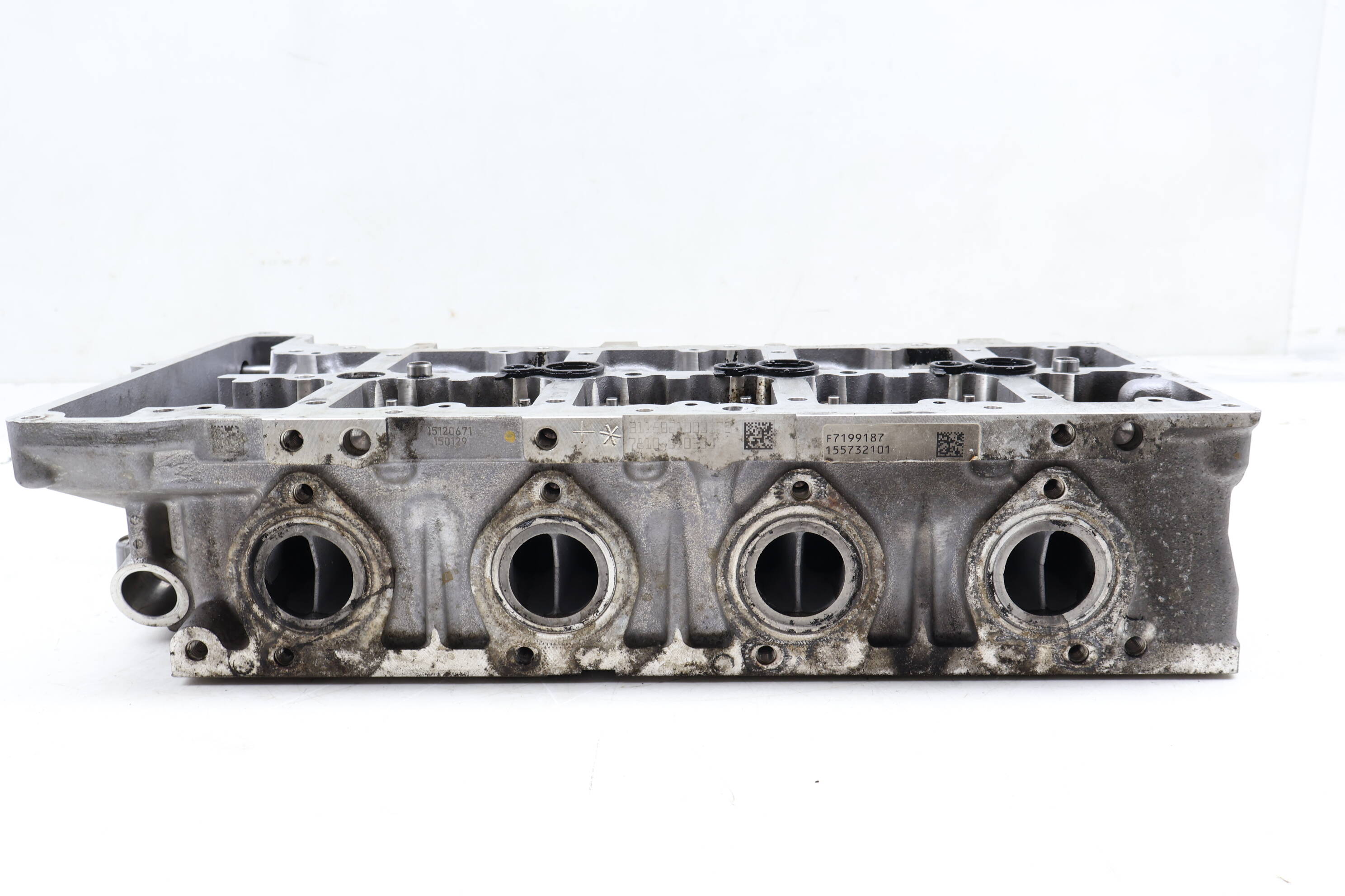2.0L ENGINE CYLINDER HEAD