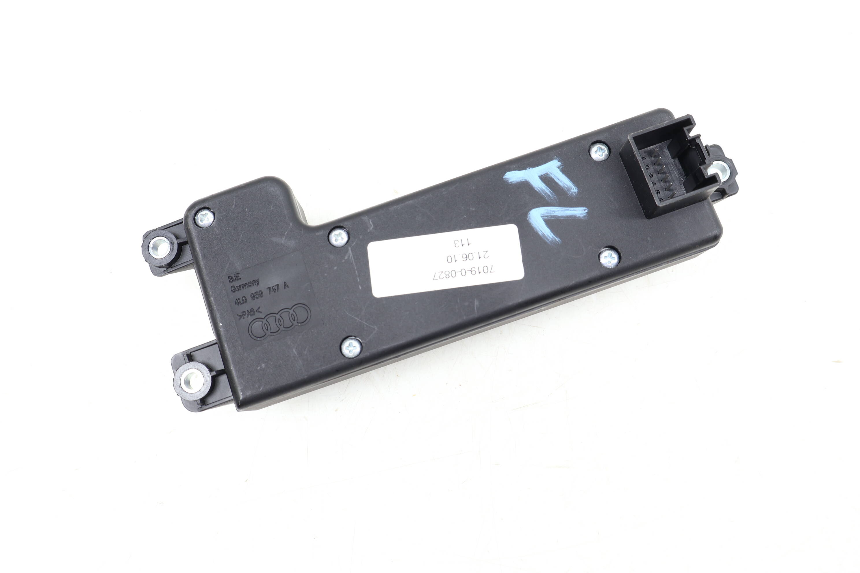 SEAT ADJUSTMENT CONTROL SWITCH