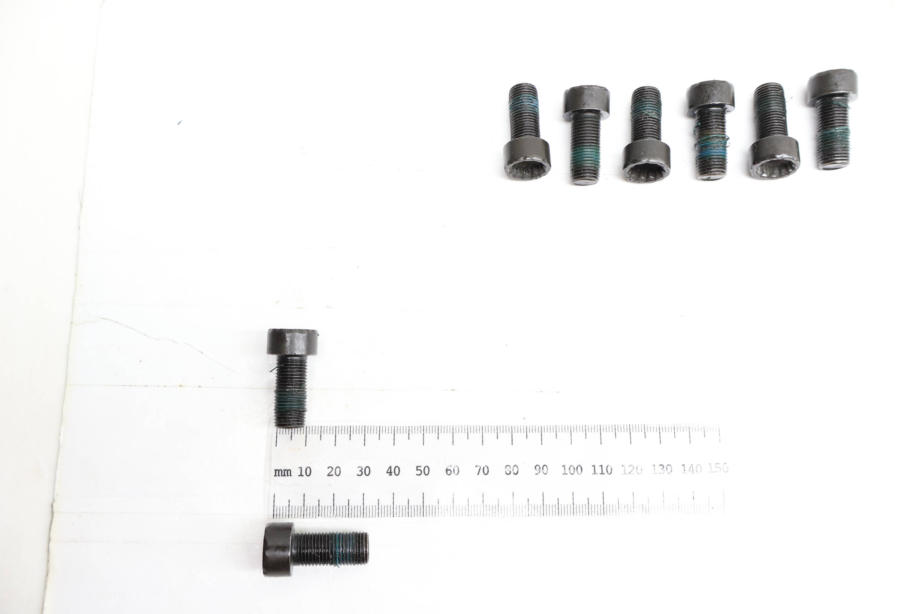 FLYWHEEL / FLEXPLATE BOLT SET (8)
