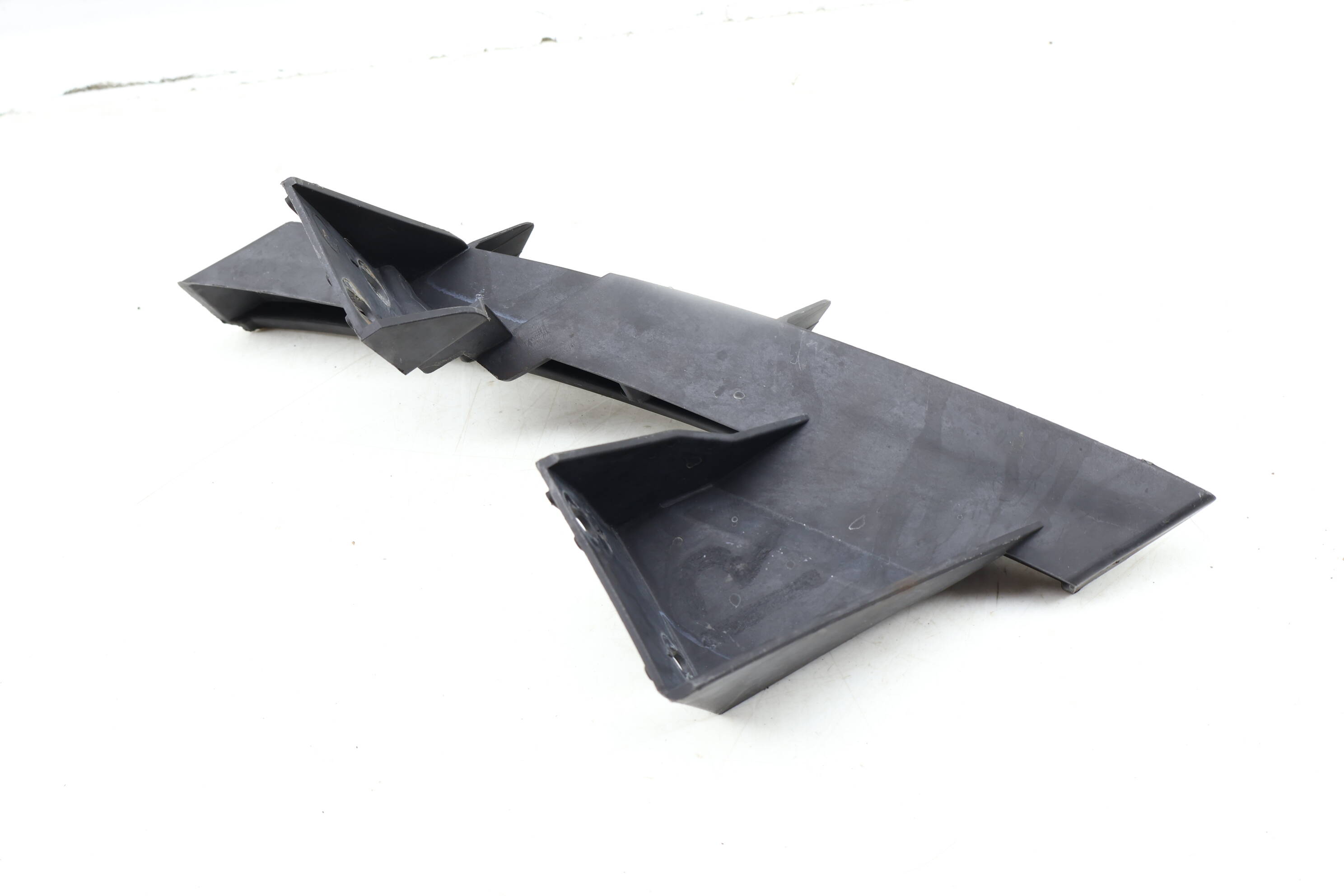 BUMPER MOUNT / BRACKET