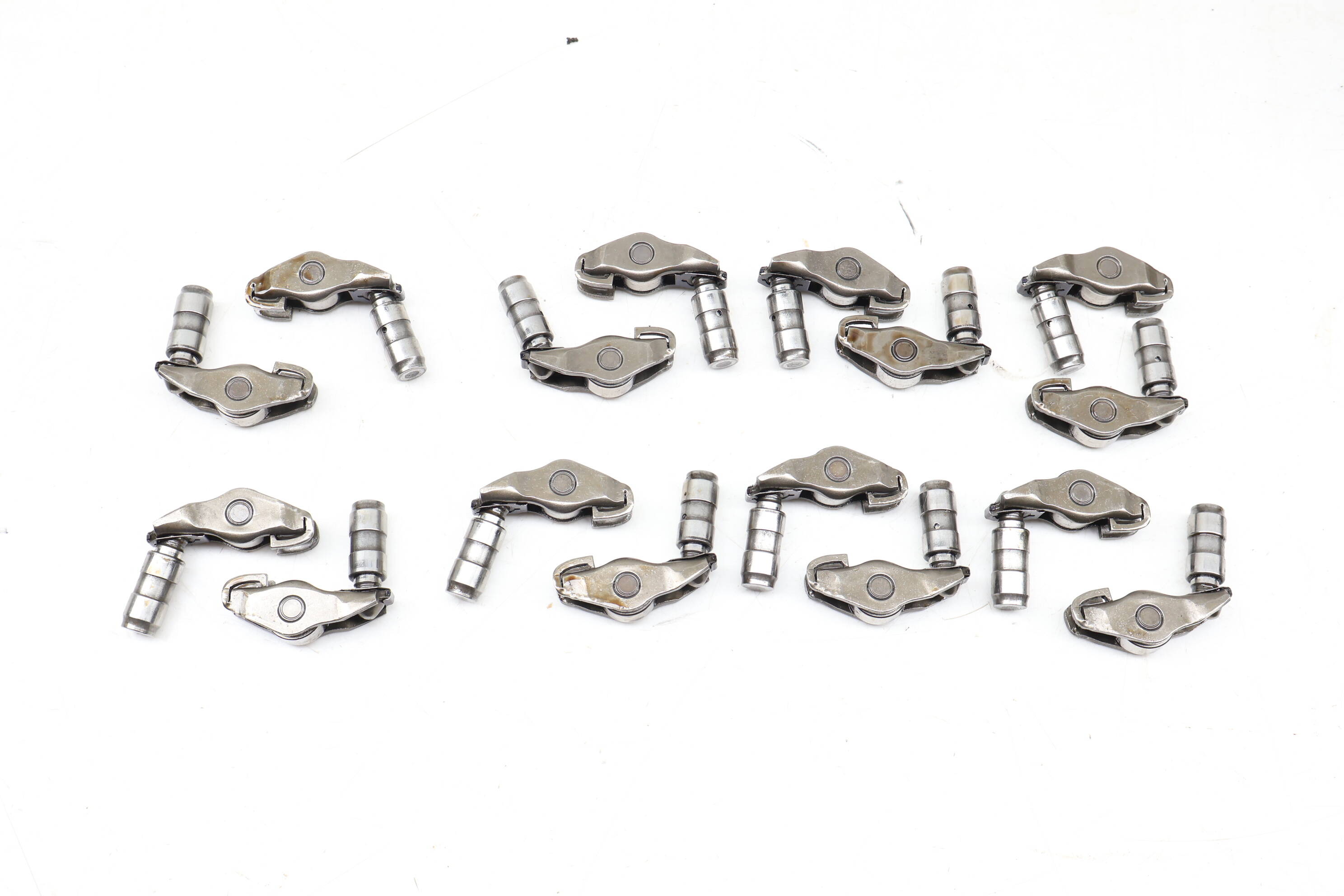 ENGINE CYLINDER HEAD