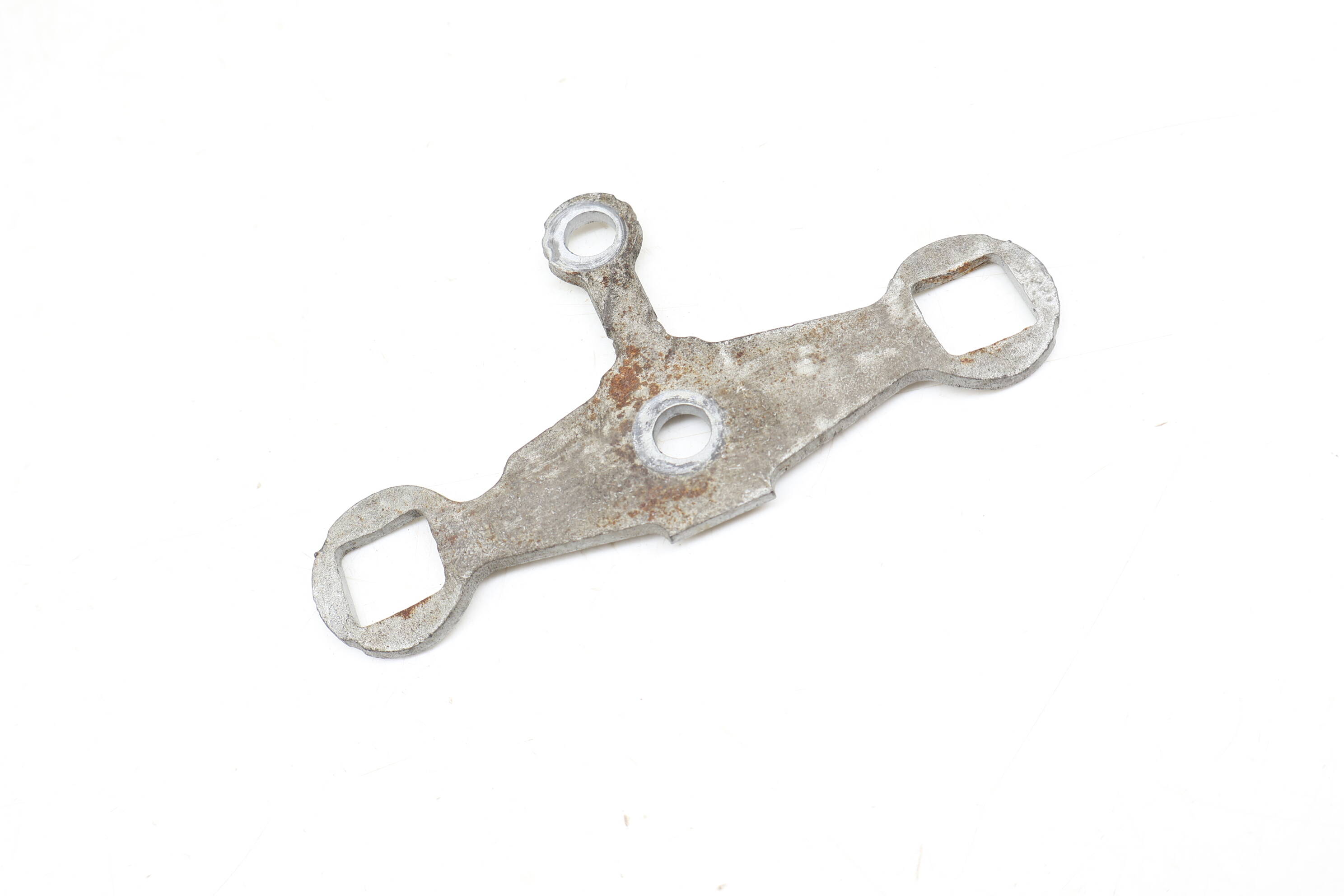 FUEL INJECTOR BRACKET