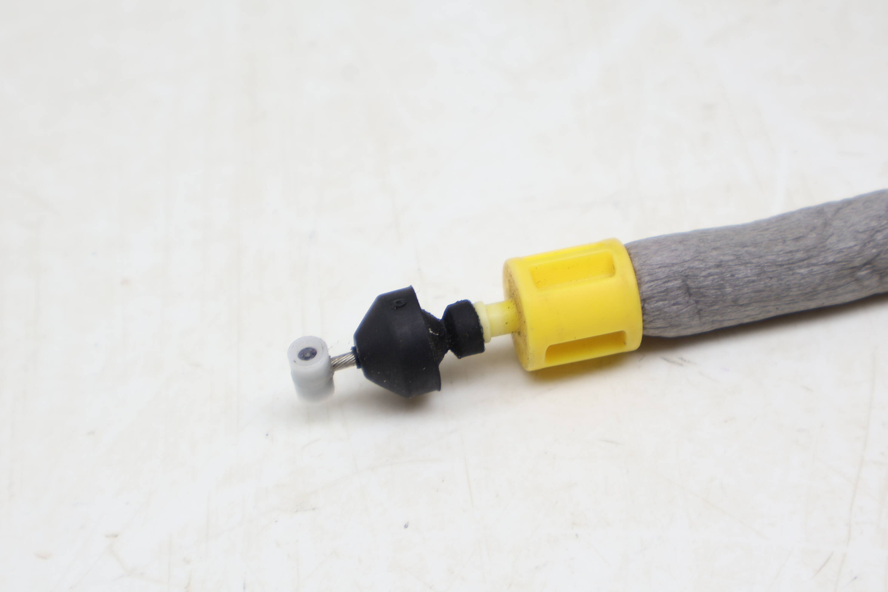 DOOR LATCH / LOCK ACTUATOR