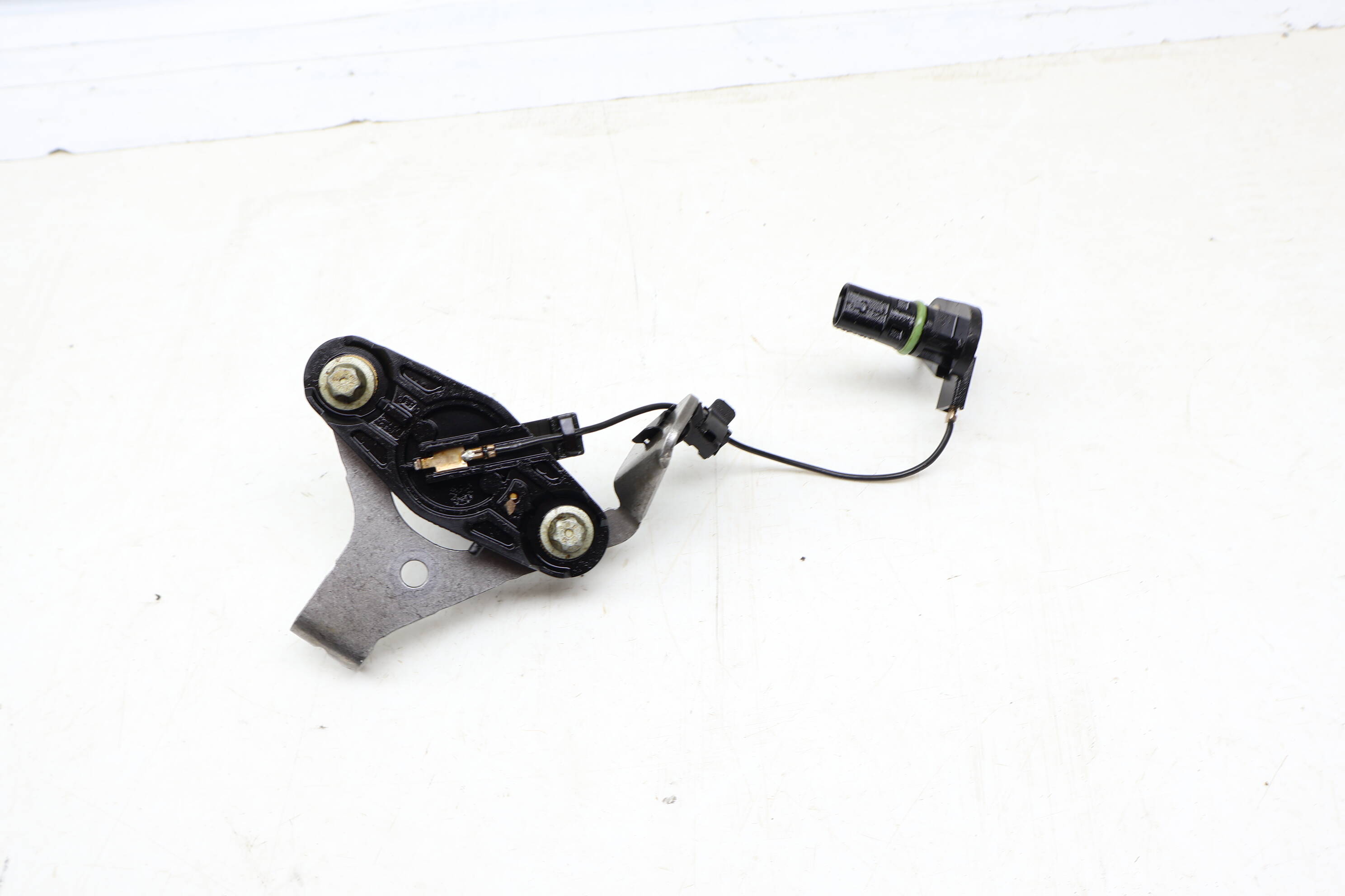 ENGINE OIL LEVEL SENSOR
