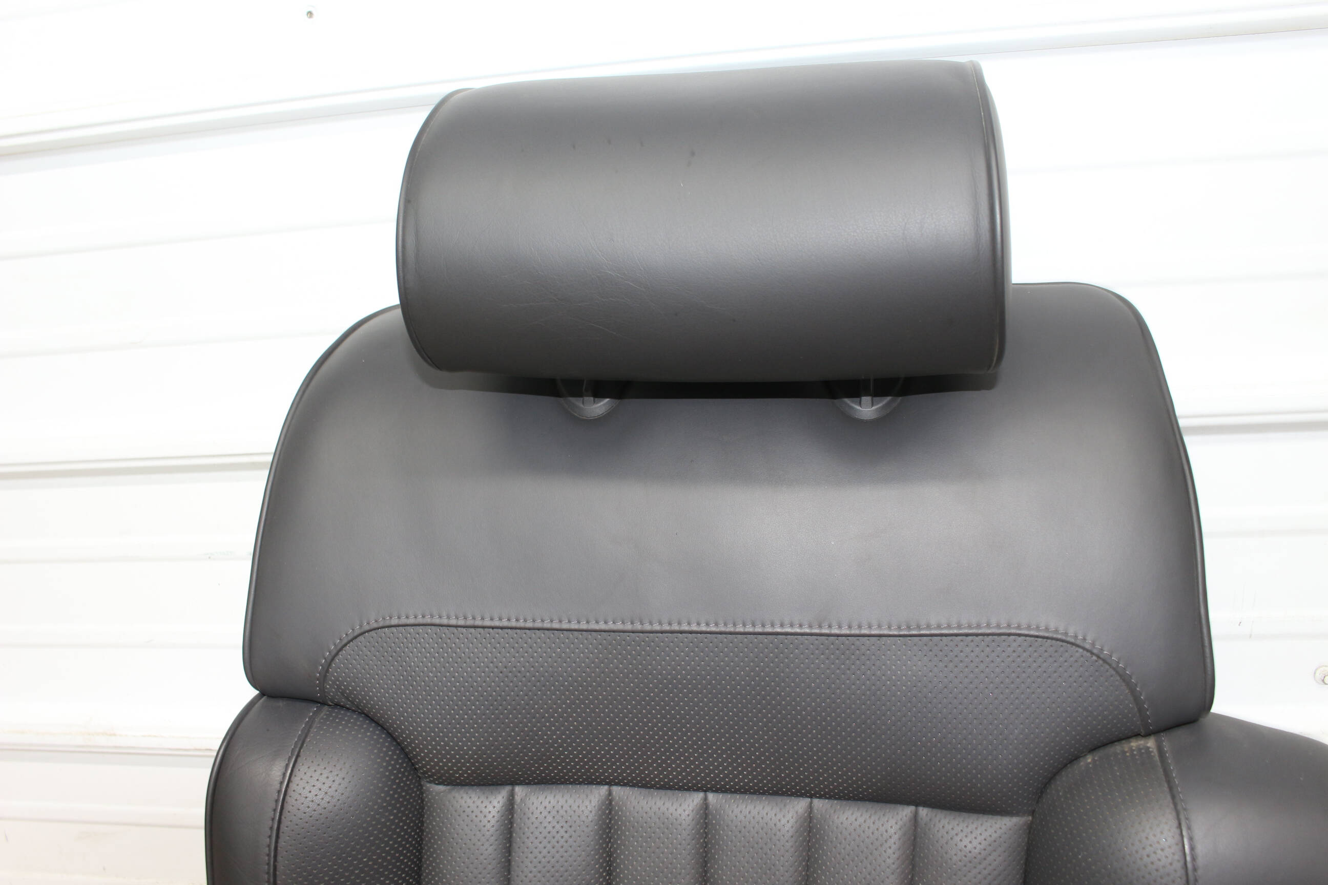 UPPER LEATHER SEAT BACKREST ASSEMBLY