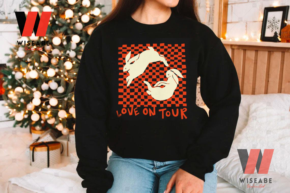 Hot Harry Styles Bunny Love On Tour 2022 Sweatshirt