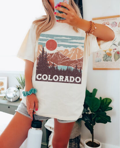 Colorado Tee, Colorado Graphic Tee, Rocky Mountains, Colorado, Boho Tee, Vintage Inspired Cotton T-shirt, Unisex Tee, Comfort Colors Tee