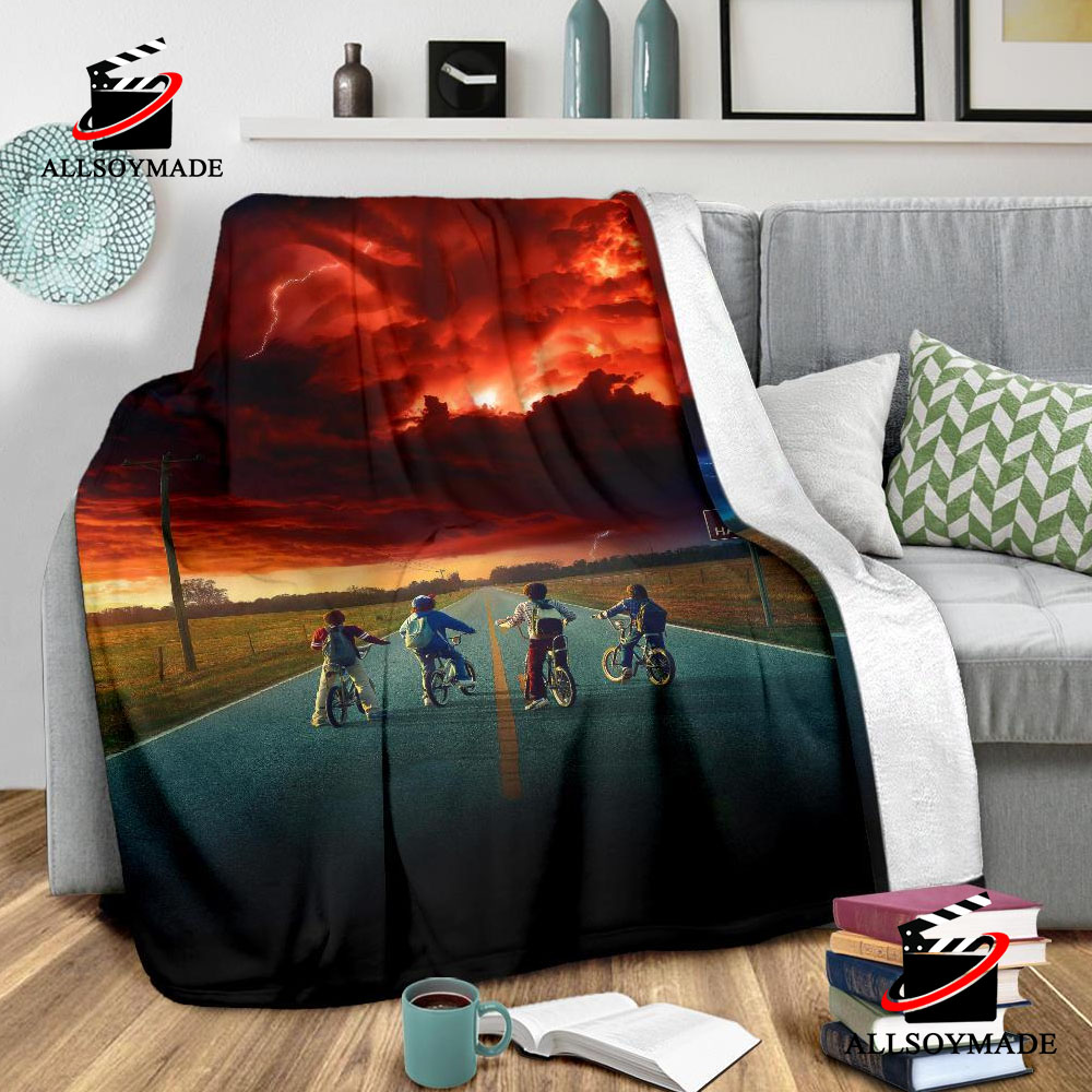 Friend Stranger Things Fleece Blanket, Best Stranger Things Gifts -  Allsoymade