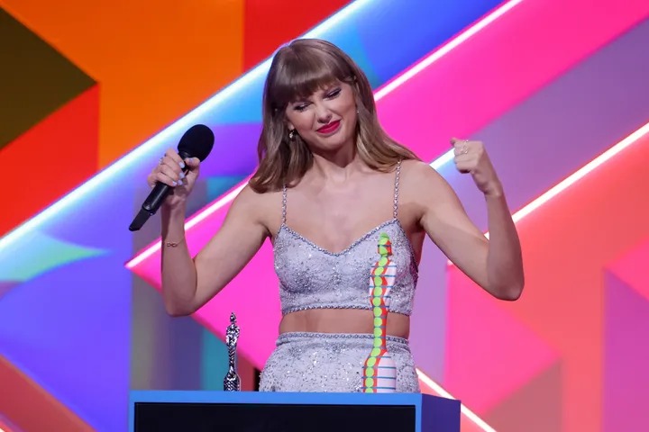 Top 36 Perfect Taylor Swift Presents That Are Affordable For All Swifties
