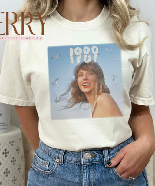 Crystal Skies Blue 1989 Taylors Version T Shirt