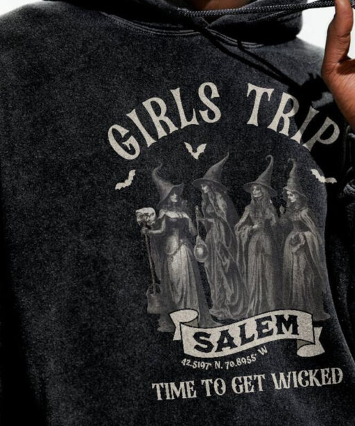 1692 They Missed One shirt, Girls Trip Salem, Vintage Halloween Shirt, Retro Halloween, Halloween Witch, Salem Massachusetts, Salem Witch