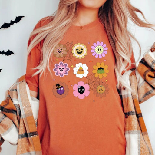 Comfort Colors® Retro Pumpkins & Flowers Shirt, Grunge Happy Face Pumpkin, Vintage Fall Shirt, Groovy Halloween, Retro Smiley Face Halloween